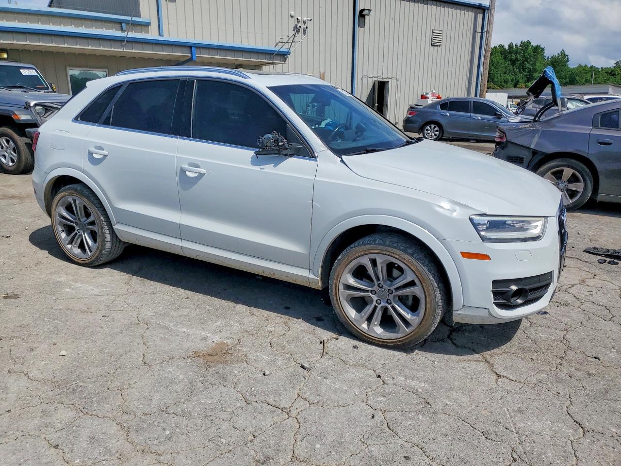 2015 Audi Q3 White vin: WA1GFCFS5FR007693