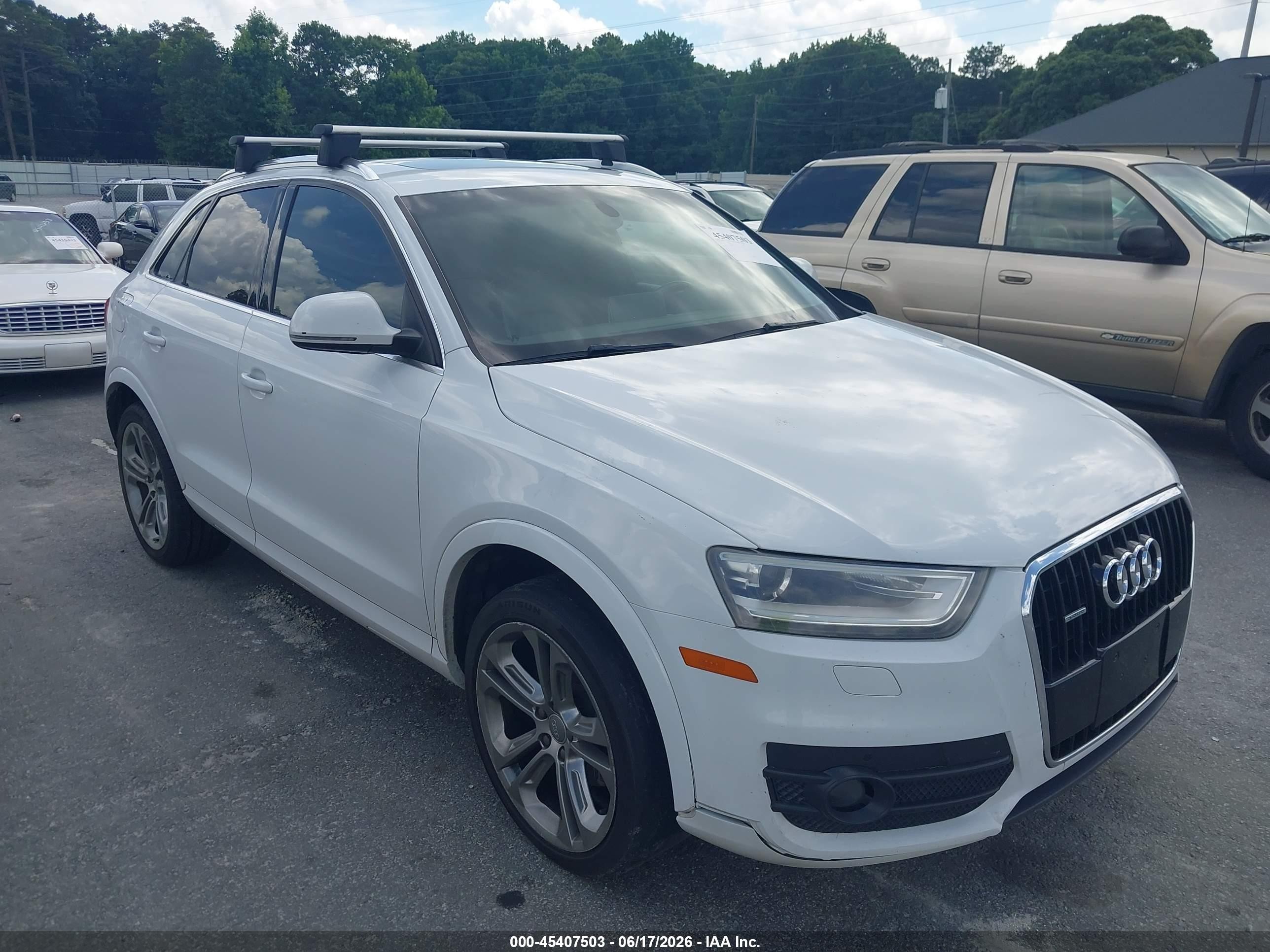 2015 Audi Q3 2.0t Premium Plus White vin: WA1GFCFS5FR009234