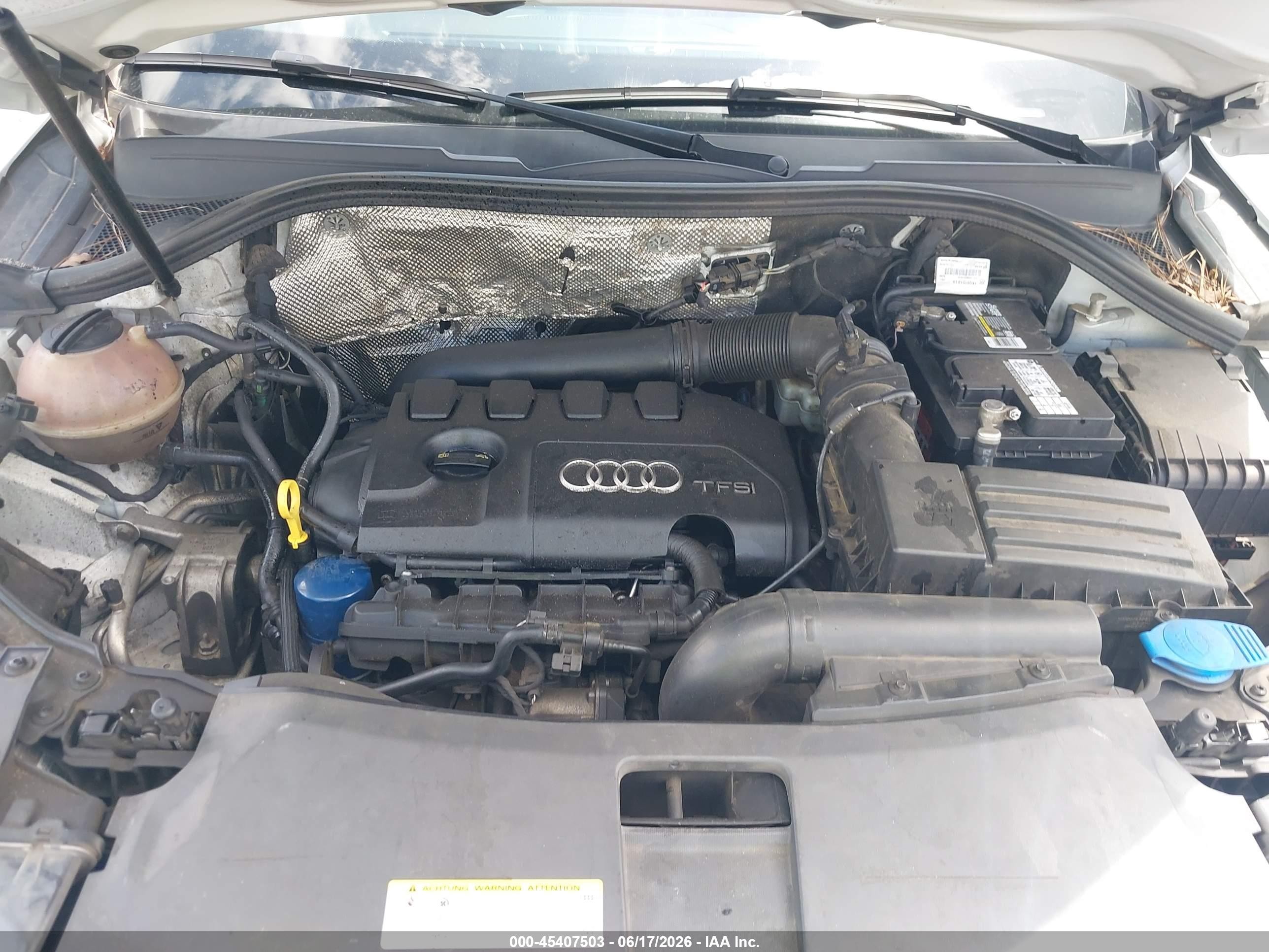 2015 Audi Q3 2.0t Premium Plus White vin: WA1GFCFS5FR009234