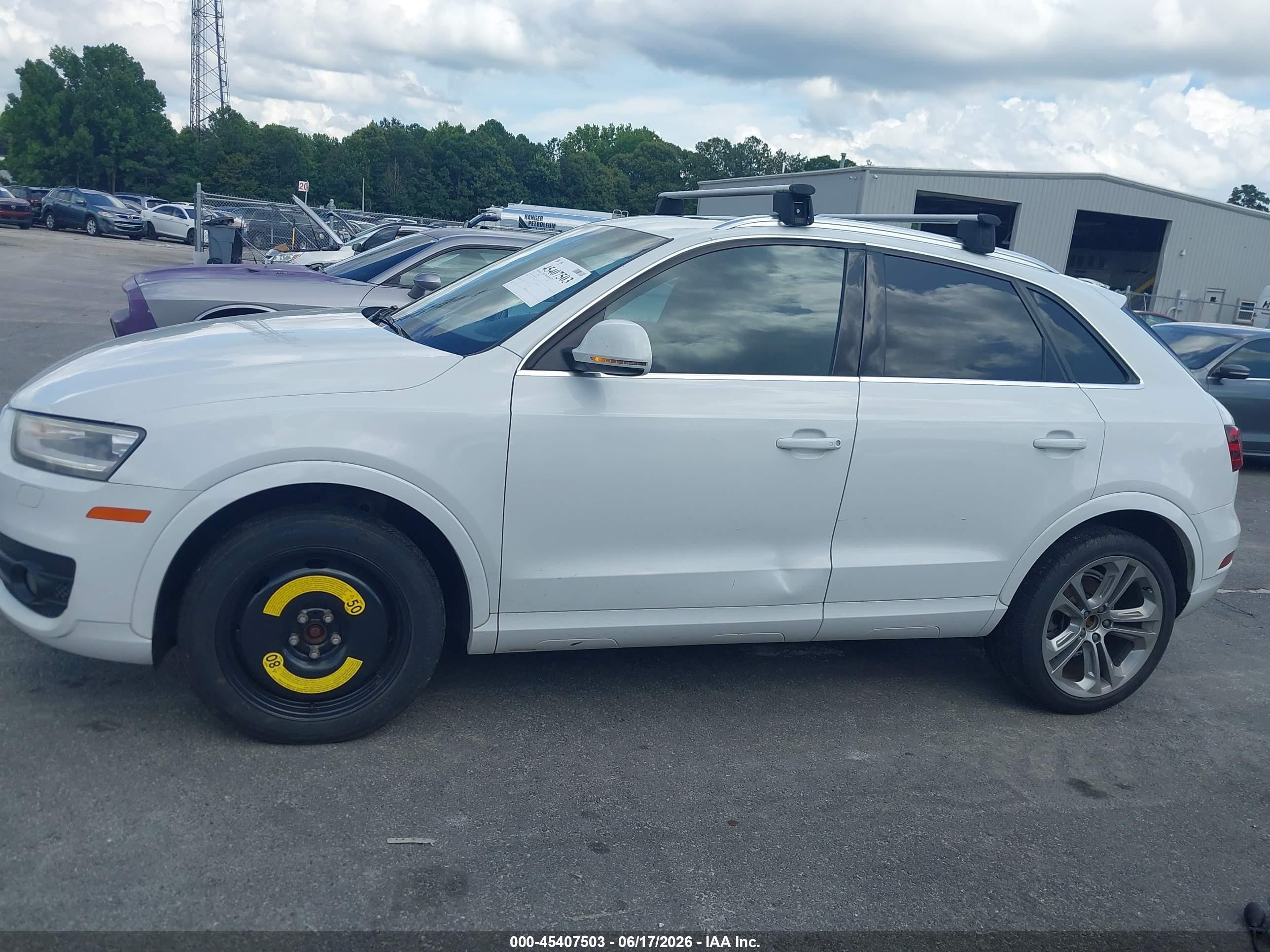 2015 Audi Q3 2.0t Premium Plus White vin: WA1GFCFS5FR009234