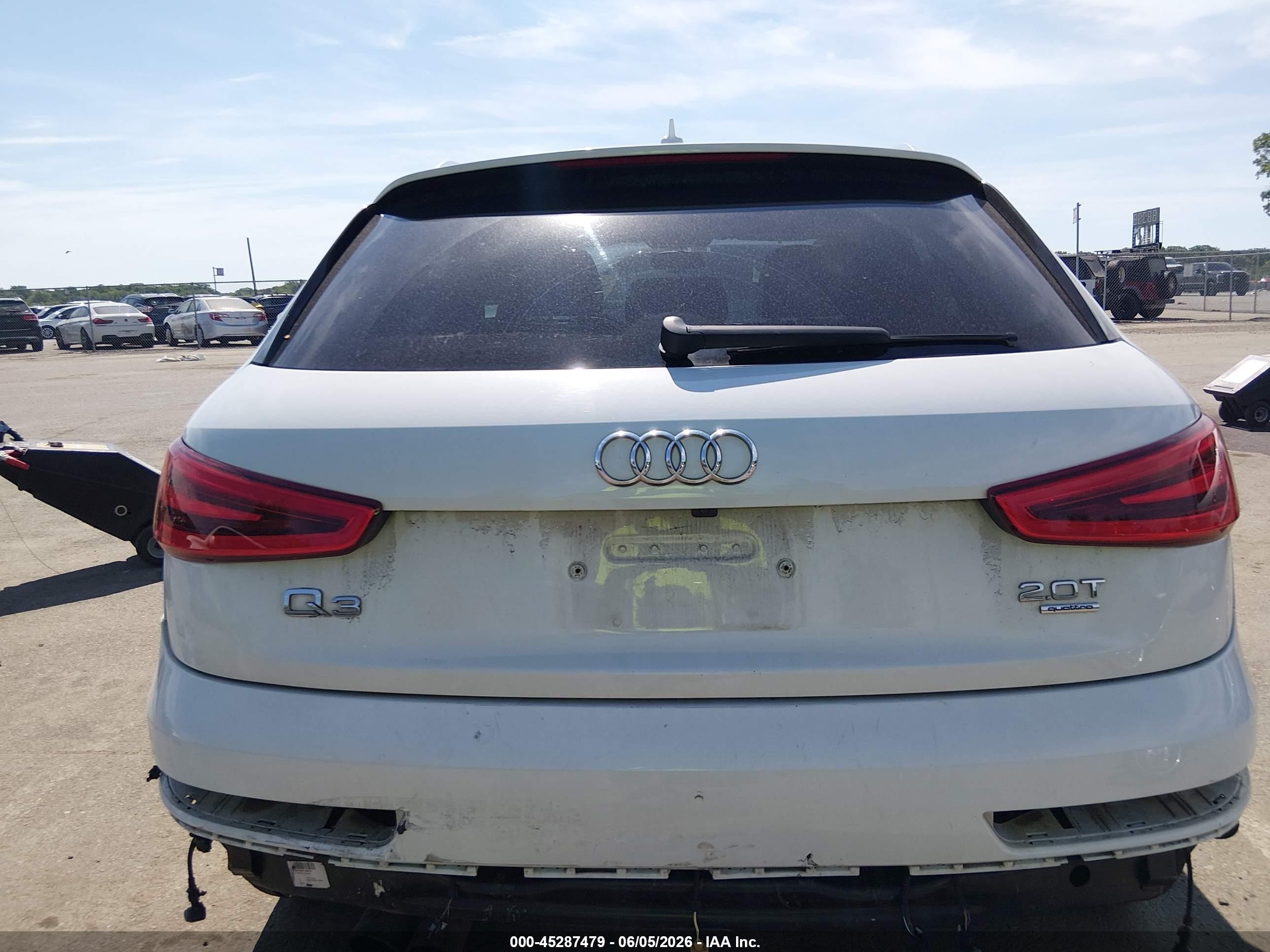 2015 Audi Q3 2.0t Premium Plus White vin: WA1GFCFS6FR003832