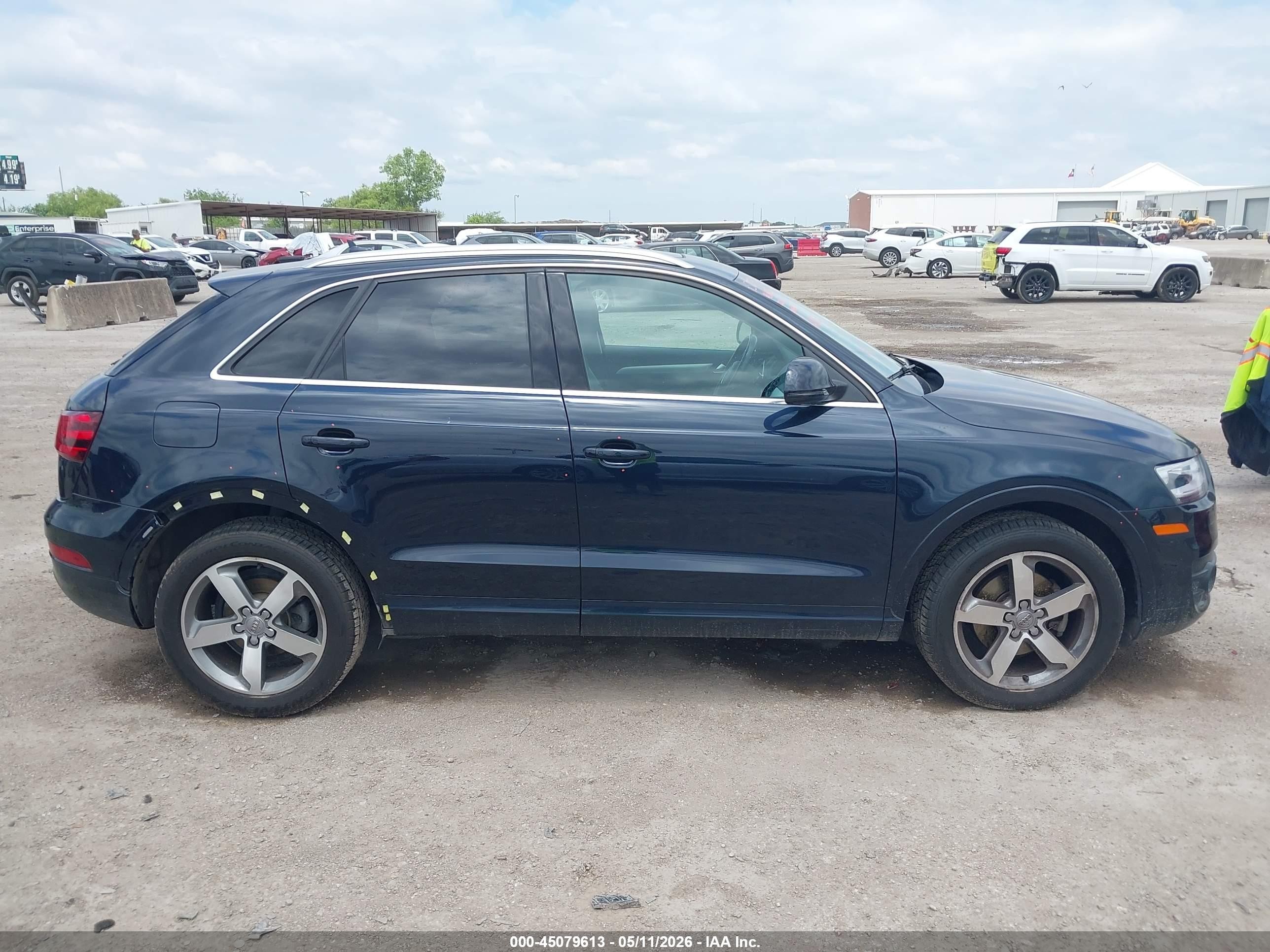 2015 Audi Q3 2.0t Premium Plus Dark Blue vin: WA1GFCFS6FR008903