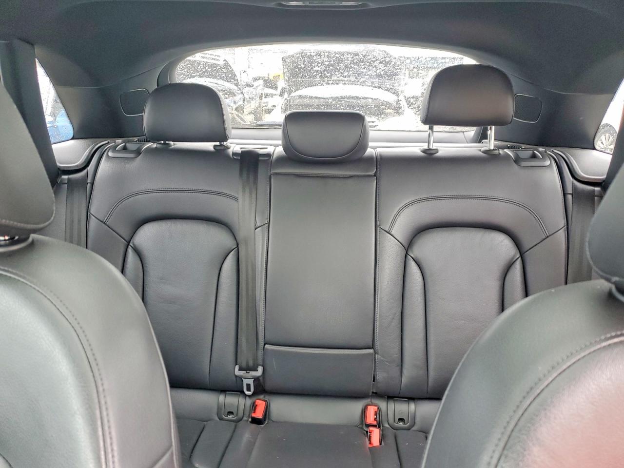 2015 Audi Q3 Prestige Silver vin: WA1GFCFS6FR010277