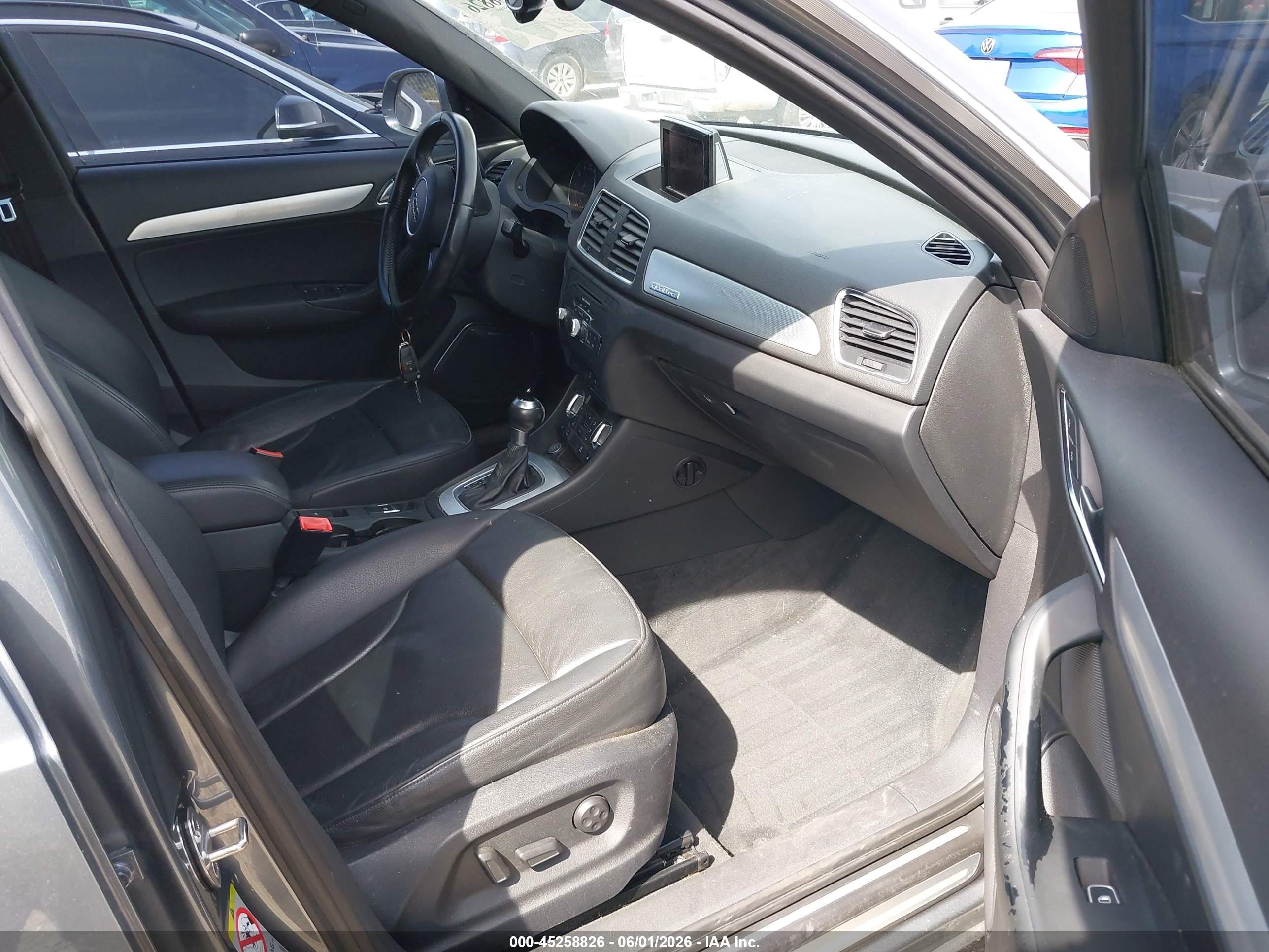 2015 Audi Q3 2.0t Premium Plus Gray vin: WA1GFCFS6FR012725