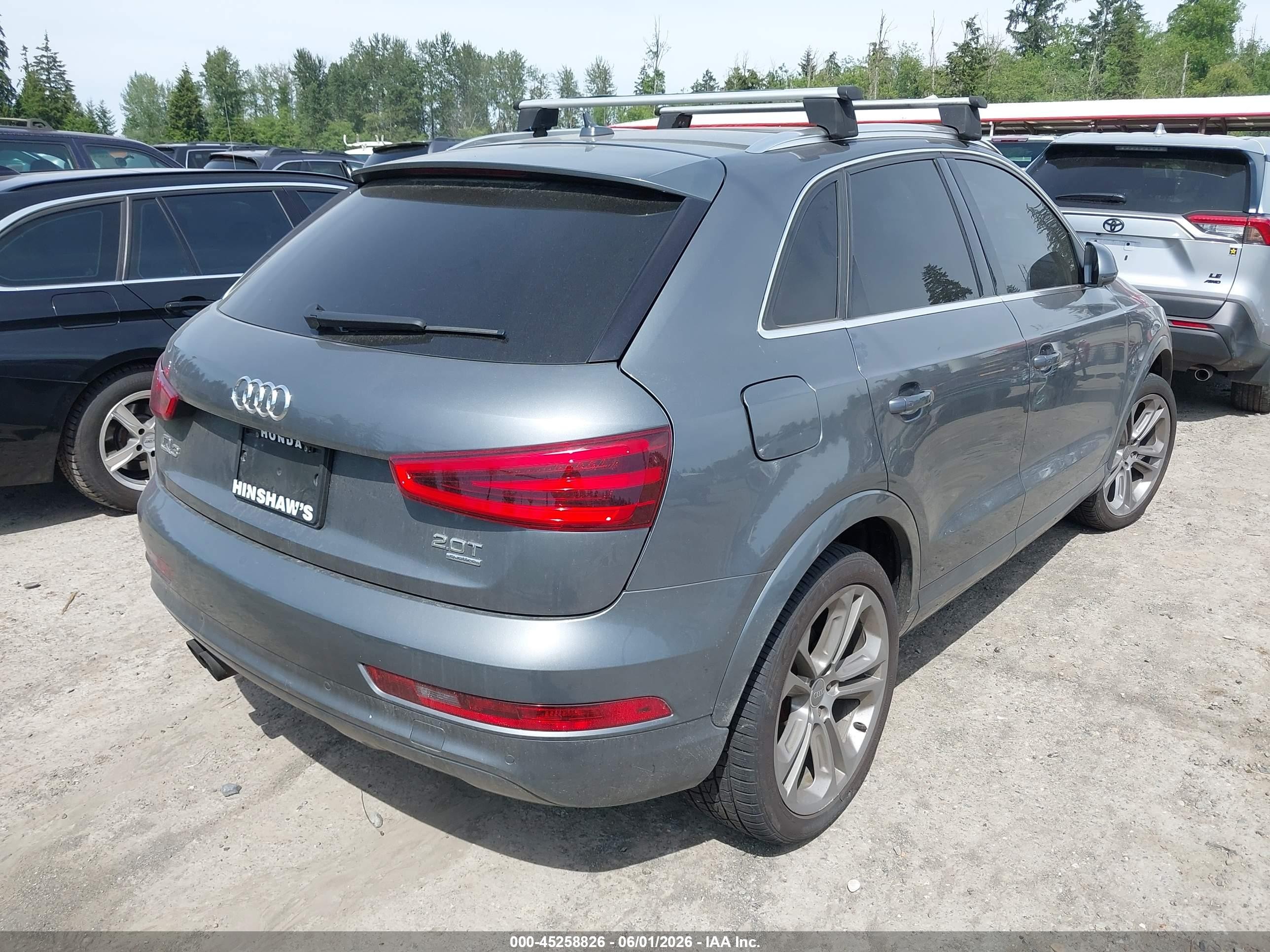 2015 Audi Q3 2.0t Premium Plus Gray vin: WA1GFCFS6FR012725