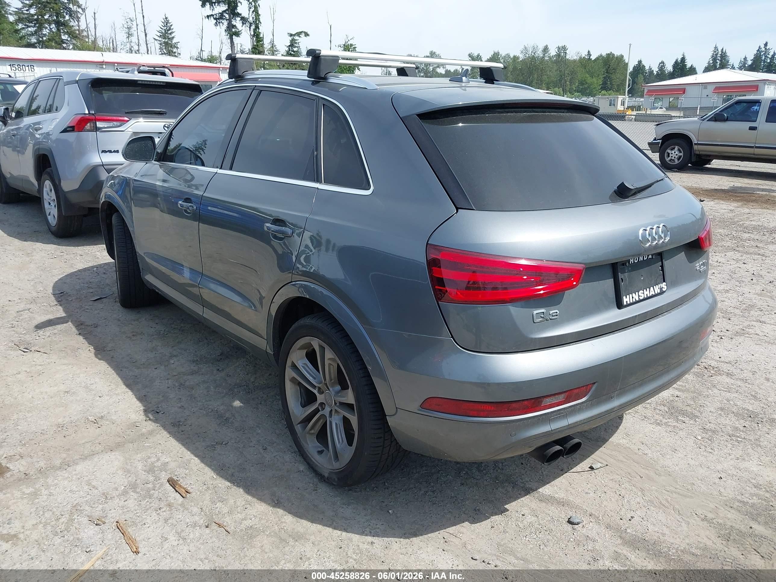 2015 Audi Q3 2.0t Premium Plus Gray vin: WA1GFCFS6FR012725
