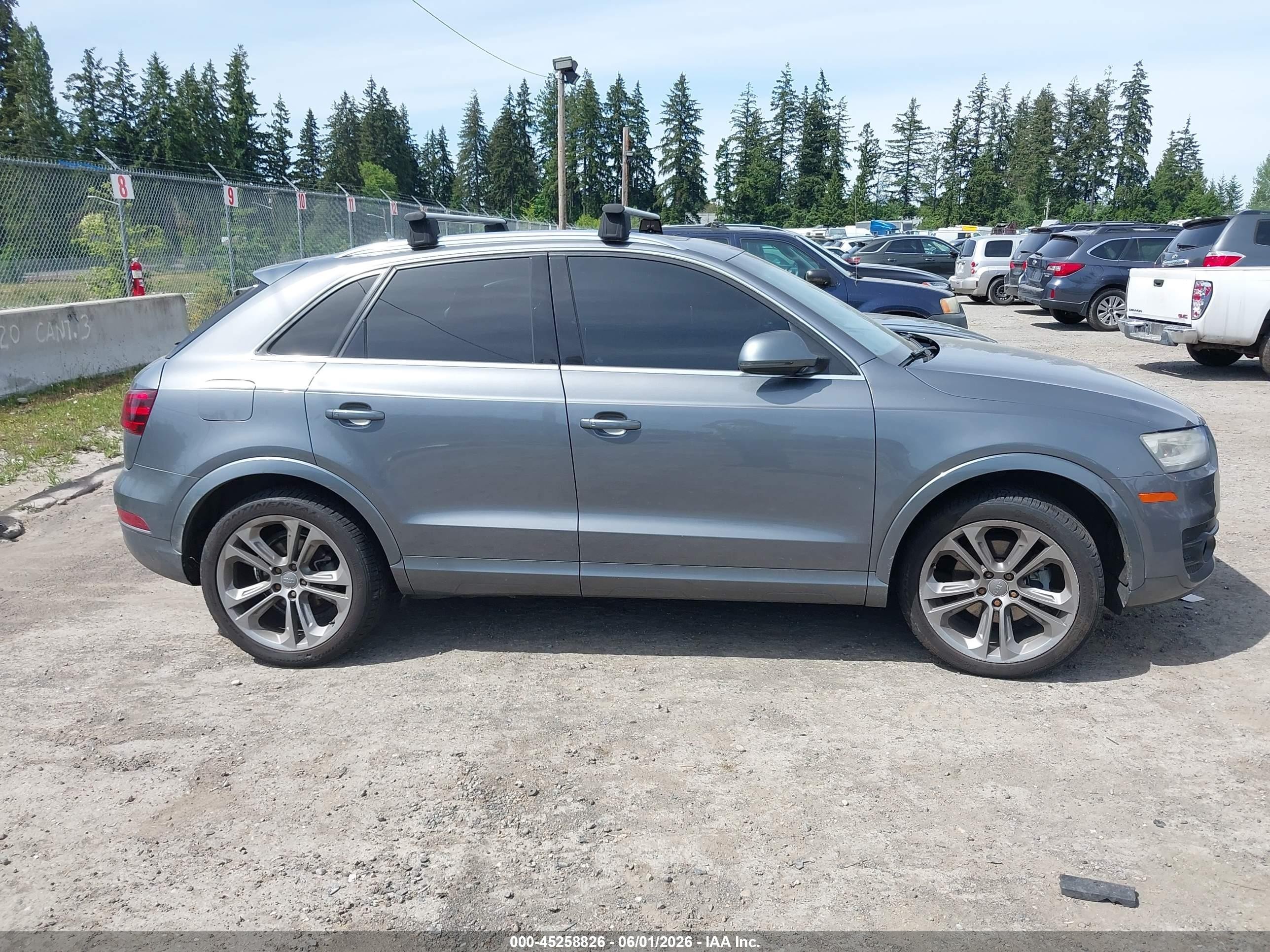 2015 Audi Q3 2.0t Premium Plus Gray vin: WA1GFCFS6FR012725