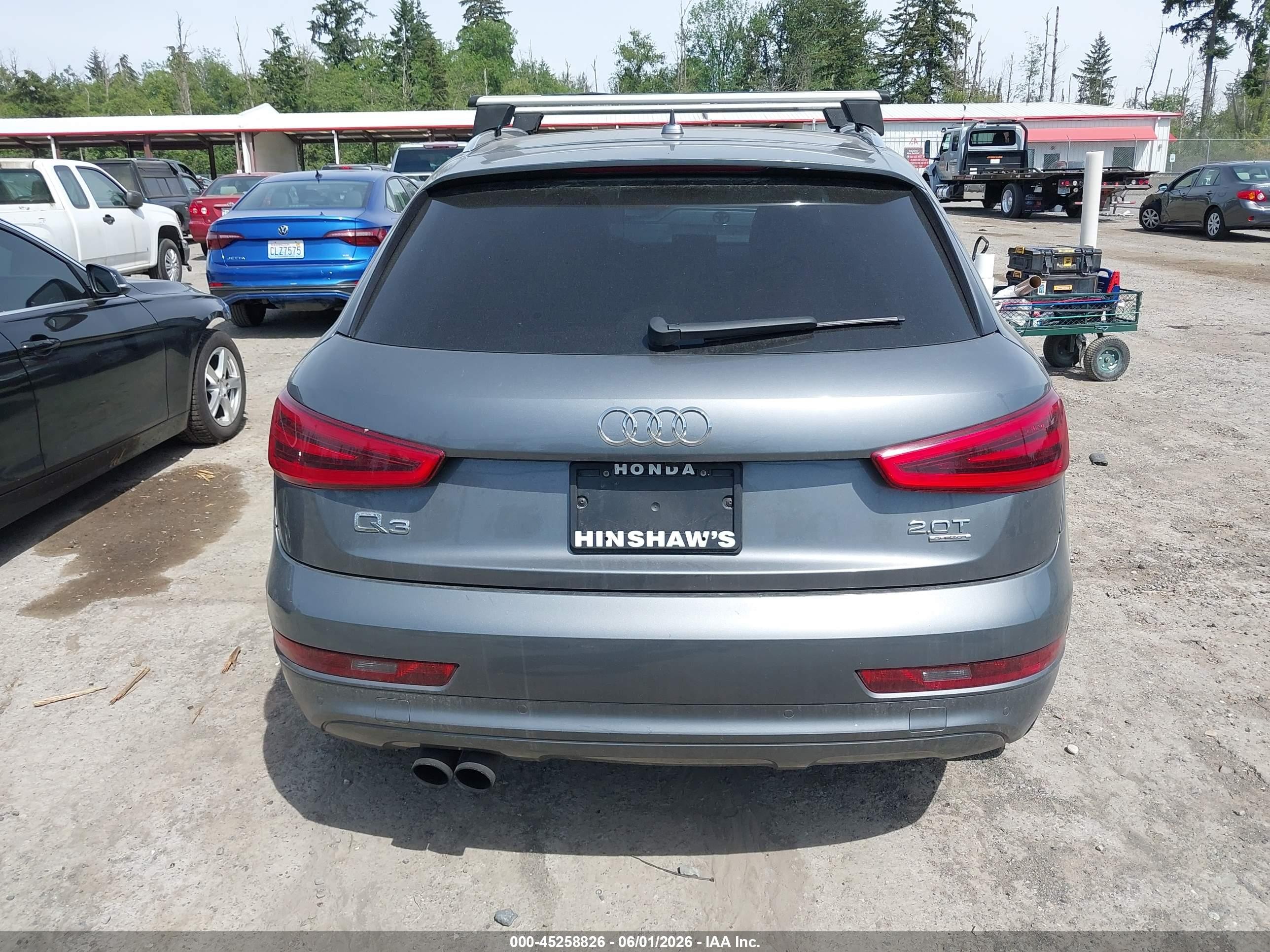 2015 Audi Q3 2.0t Premium Plus Gray vin: WA1GFCFS6FR012725