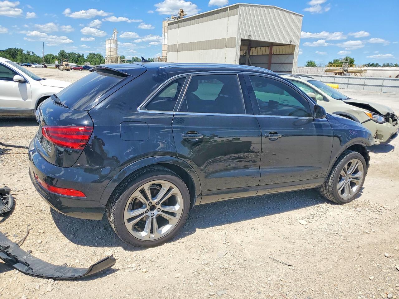 2015 Audi Q3 Prestige Черный vin: WA1GFCFS6FR014166
