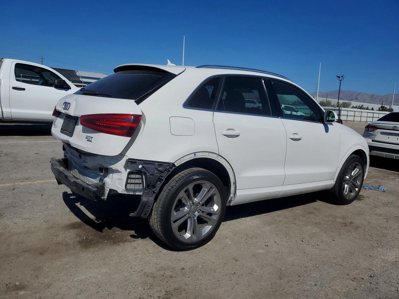 2015 Audi Q3 Prestige White vin: WA1GFCFS7FR011809