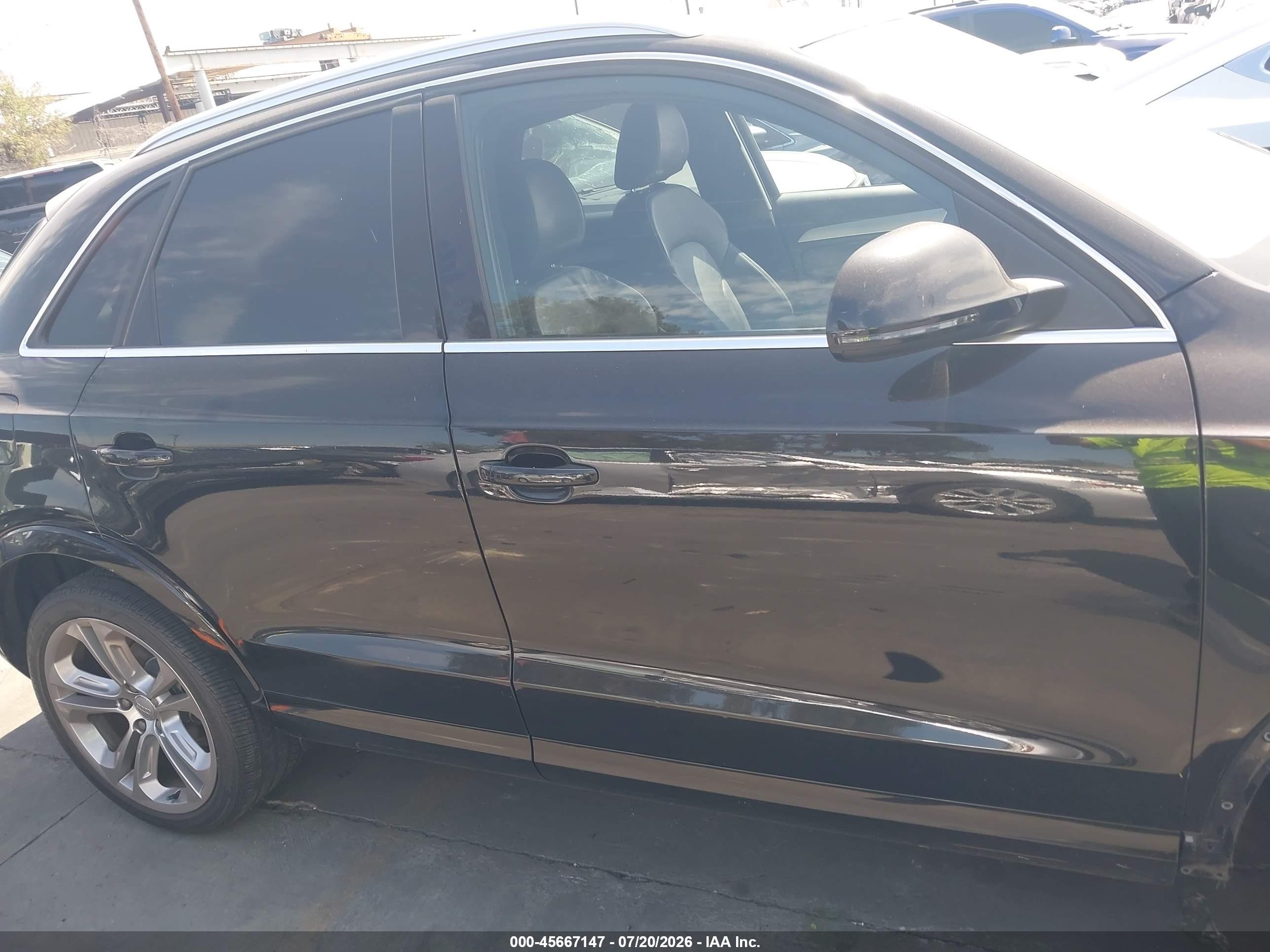 2015 Audi Q3 2.0t Premium Plus Black vin: WA1GFCFS8FR013701