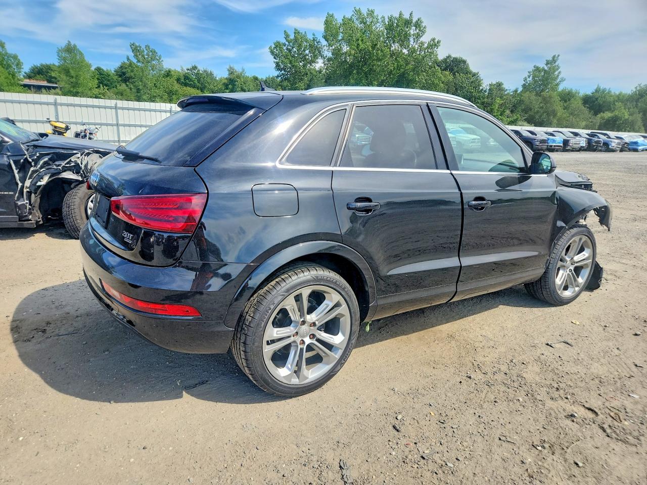 2015 Audi Q3 Prestige Black vin: WA1GFCFS9FR003615