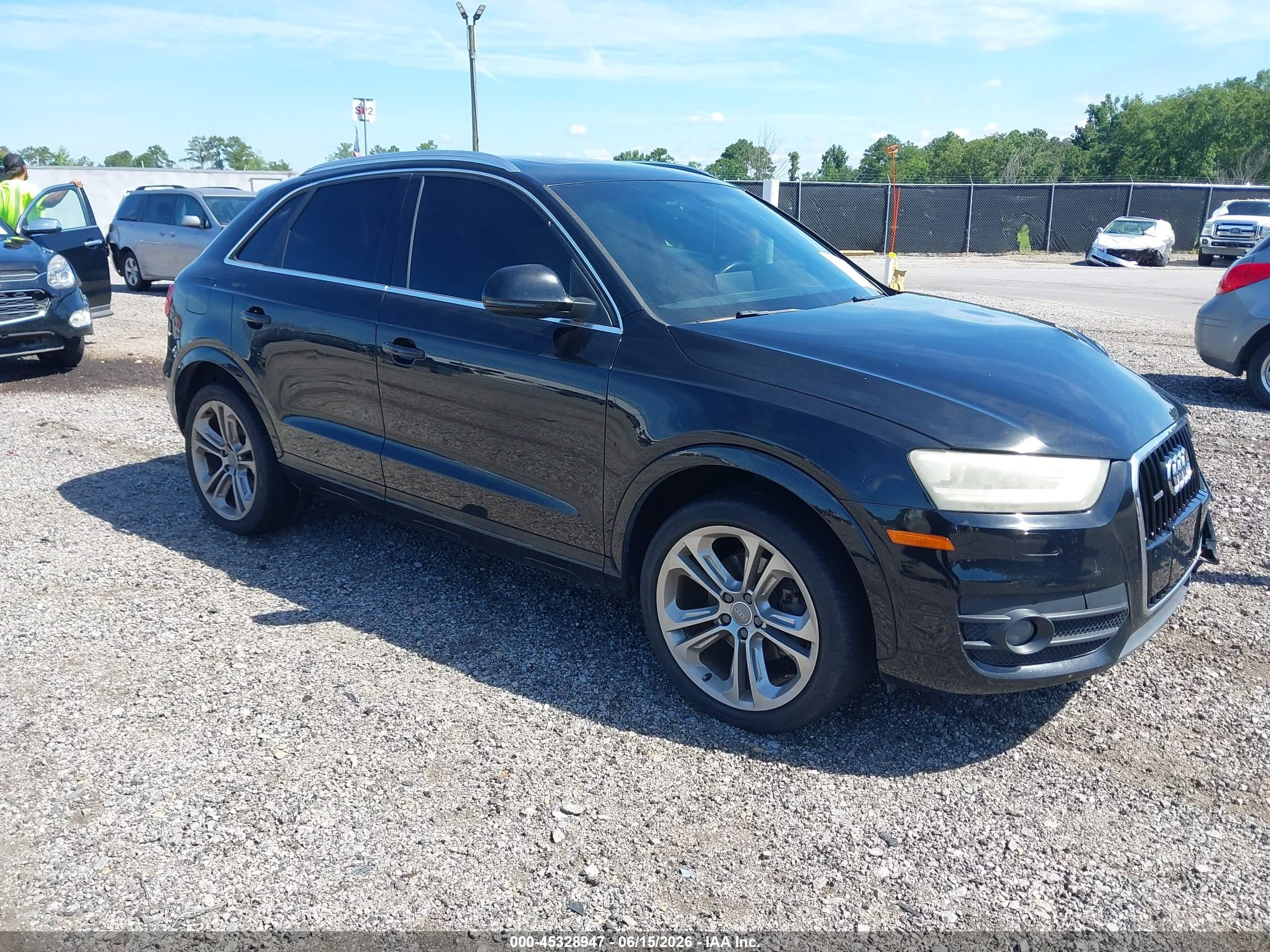 2015 Audi Q3 2.0t Premium Plus Black vin: WA1GFCFS9FR007695