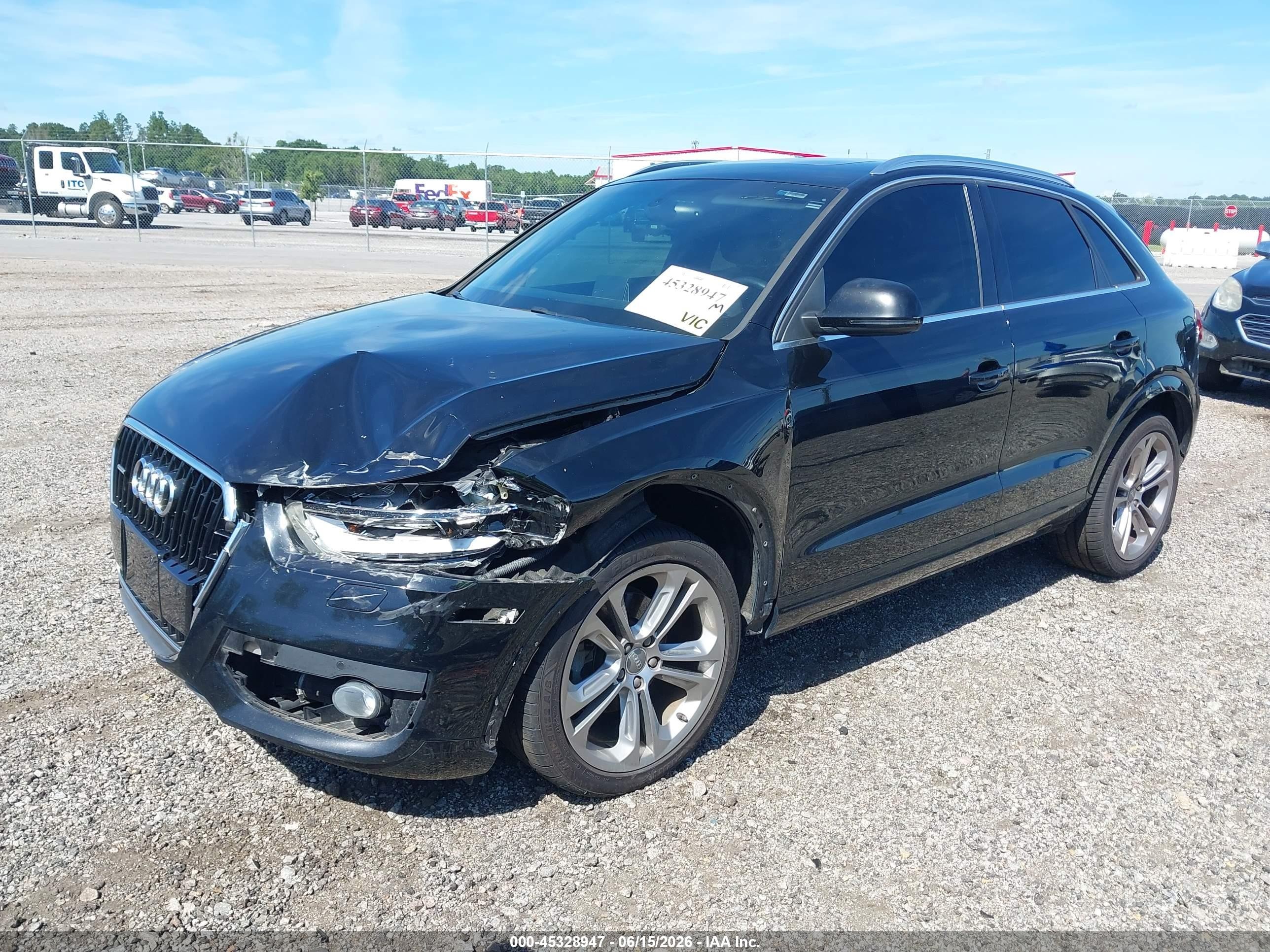 2015 Audi Q3 2.0t Premium Plus Black vin: WA1GFCFS9FR007695