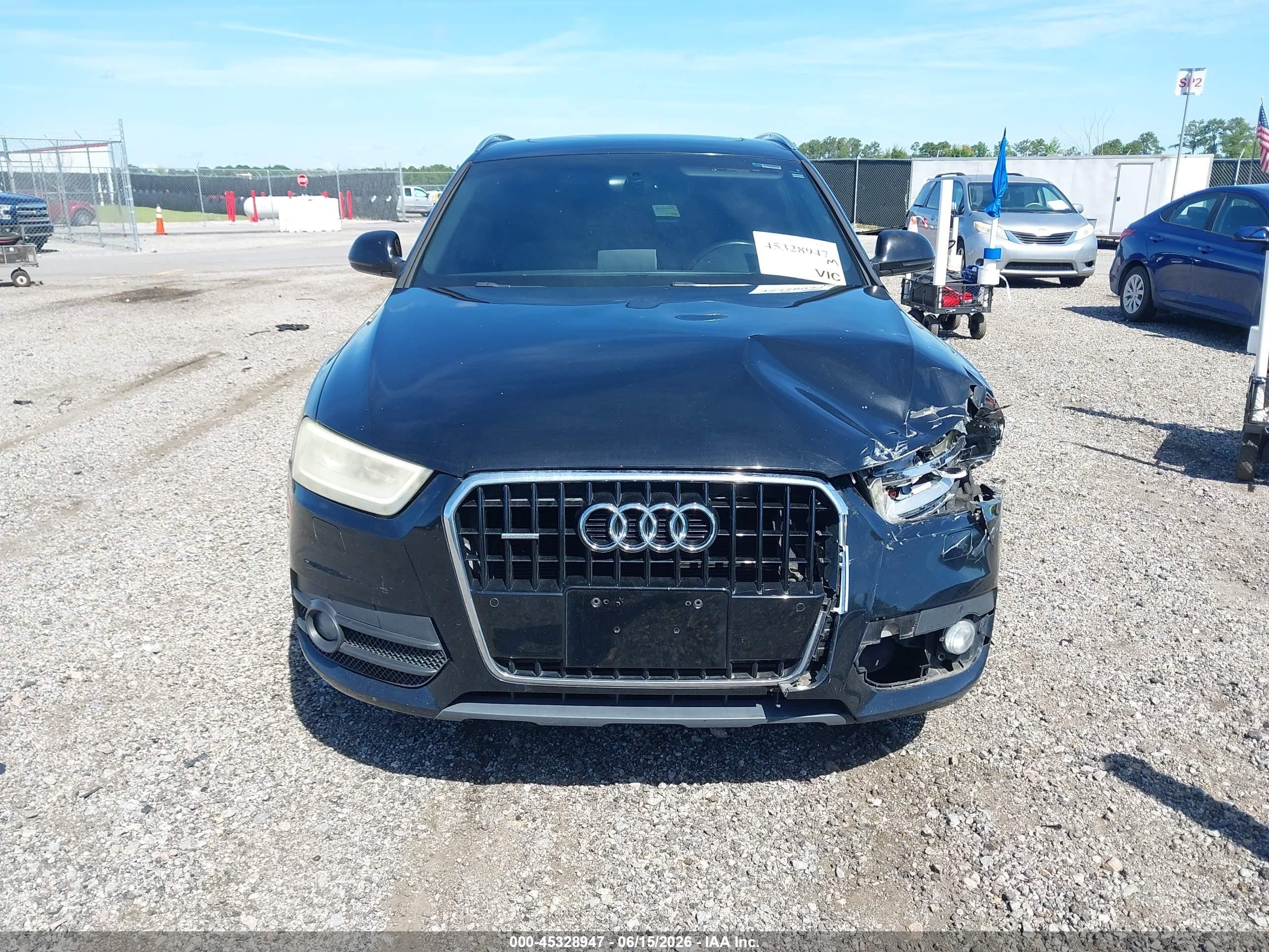 2015 Audi Q3 2.0t Premium Plus Black vin: WA1GFCFS9FR007695