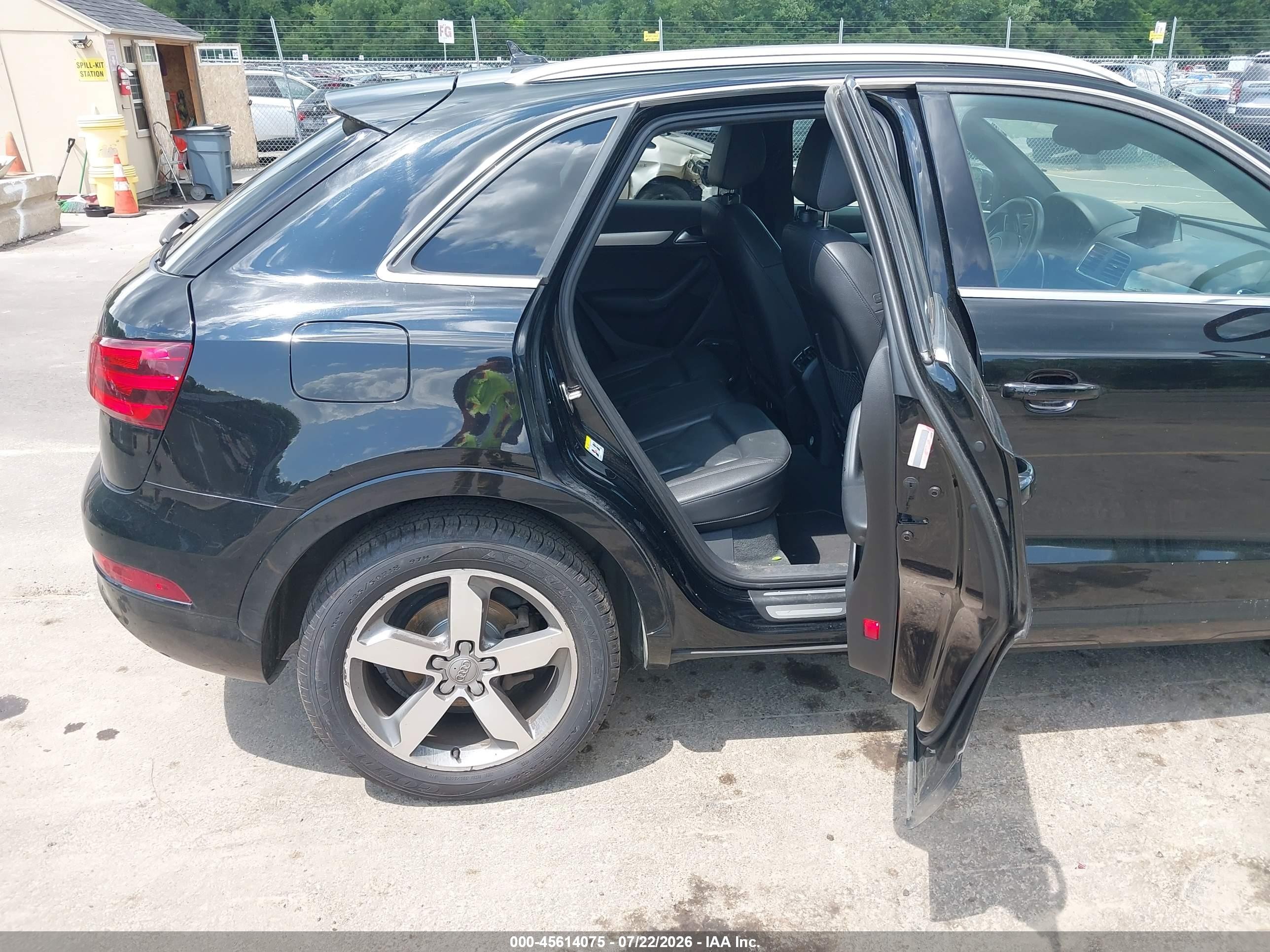 2015 Audi Q3 2.0t Premium Plus Black vin: WA1GFCFS9FR007826
