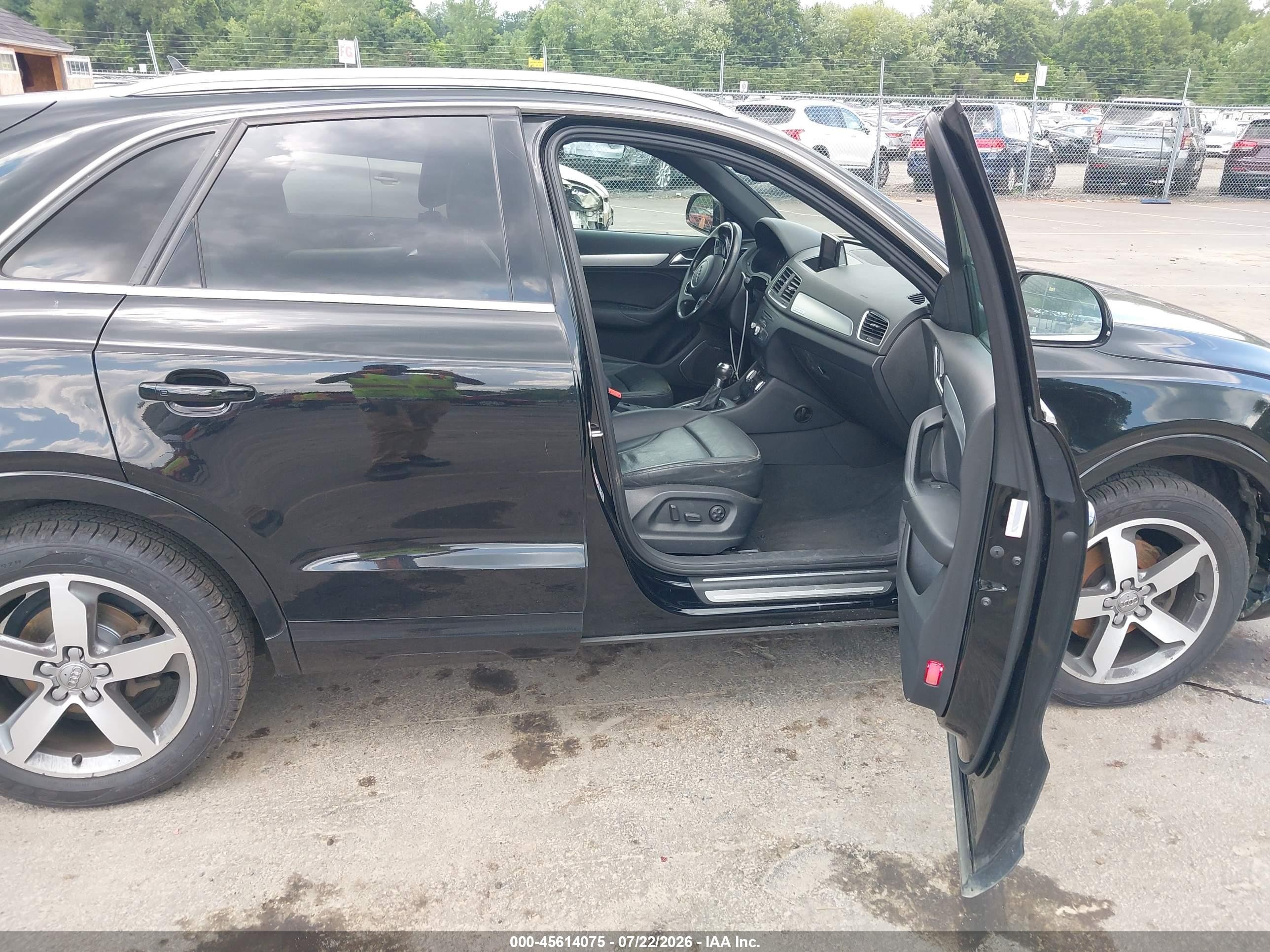 2015 Audi Q3 2.0t Premium Plus Black vin: WA1GFCFS9FR007826