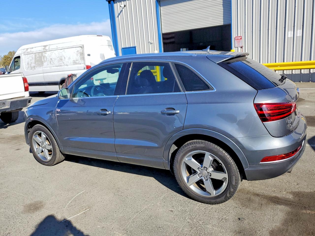 2015 Audi Q3 Prestige Серый vin: WA1GFCFS9FR011388