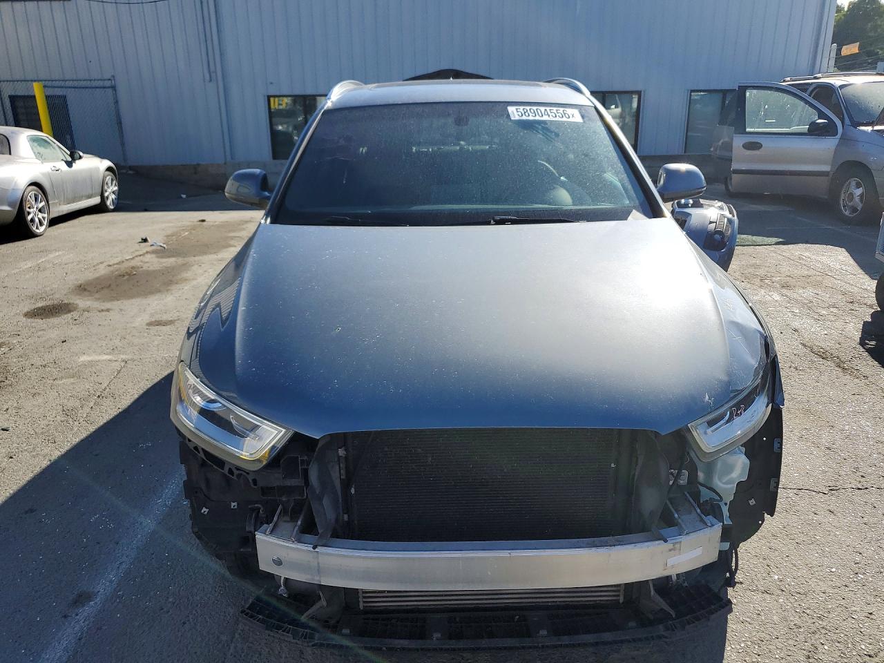 2015 Audi Q3 Prestige Серый vin: WA1GFCFS9FR011388