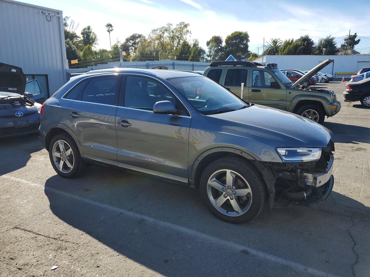 2015 Audi Q3 Prestige Серый vin: WA1GFCFS9FR011388