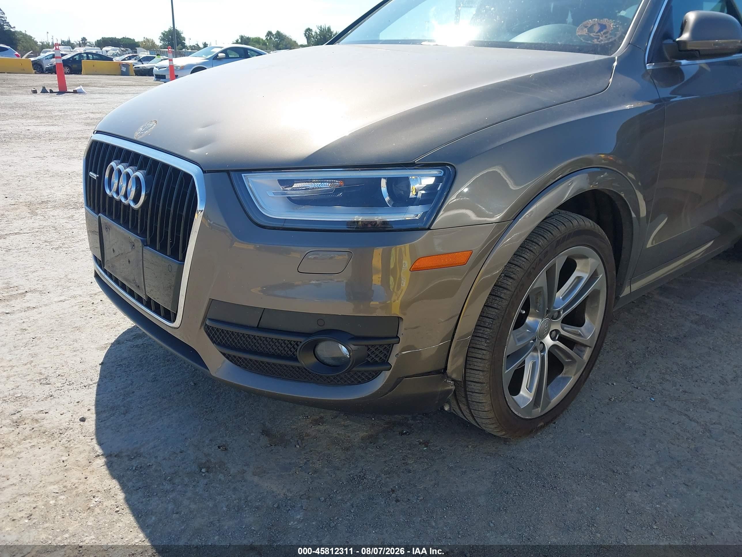 2015 Audi Q3 2.0t Premium Plus Brown vin: WA1GFCFSXFR011285
