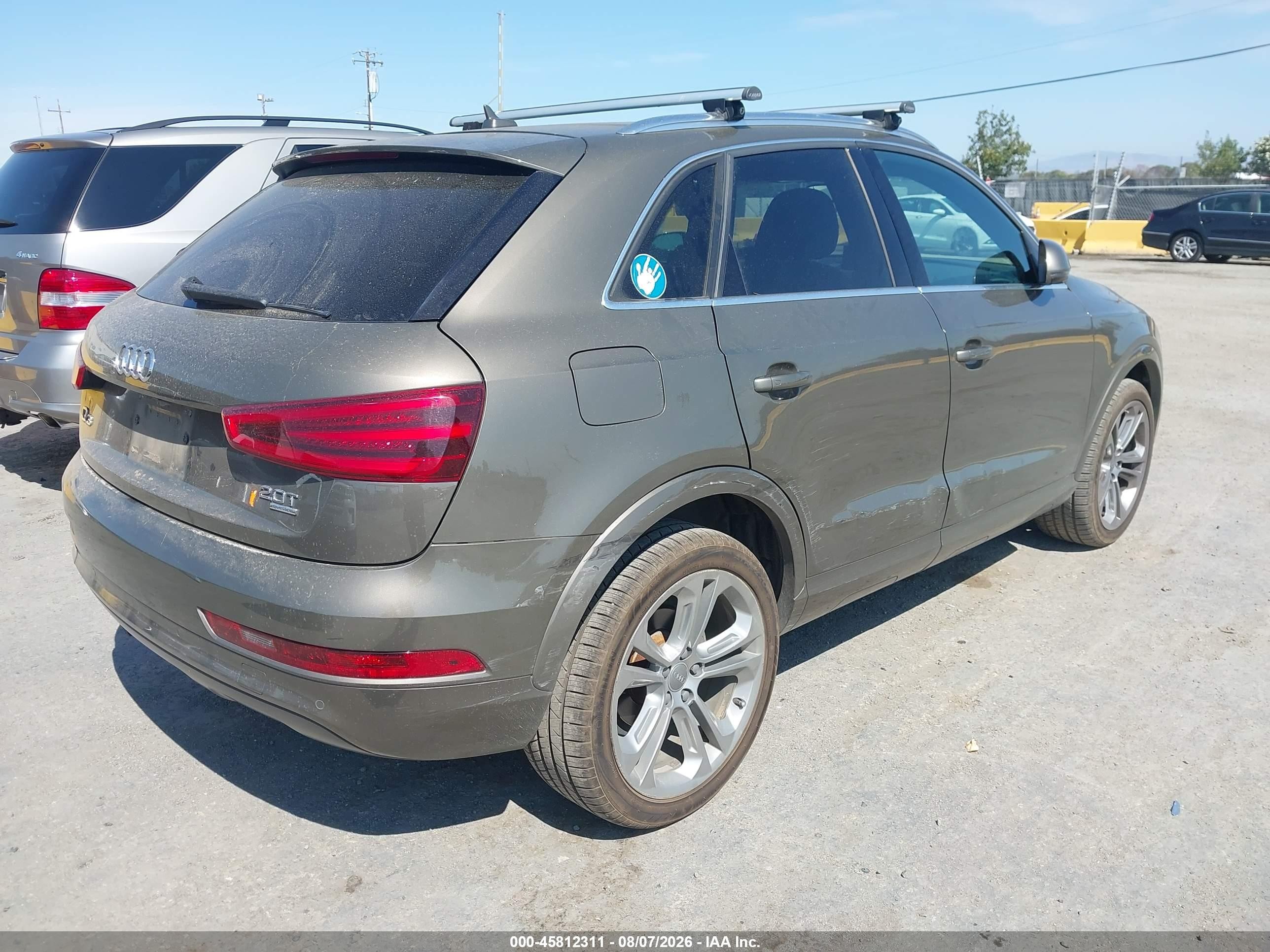 2015 Audi Q3 2.0t Premium Plus Brown vin: WA1GFCFSXFR011285