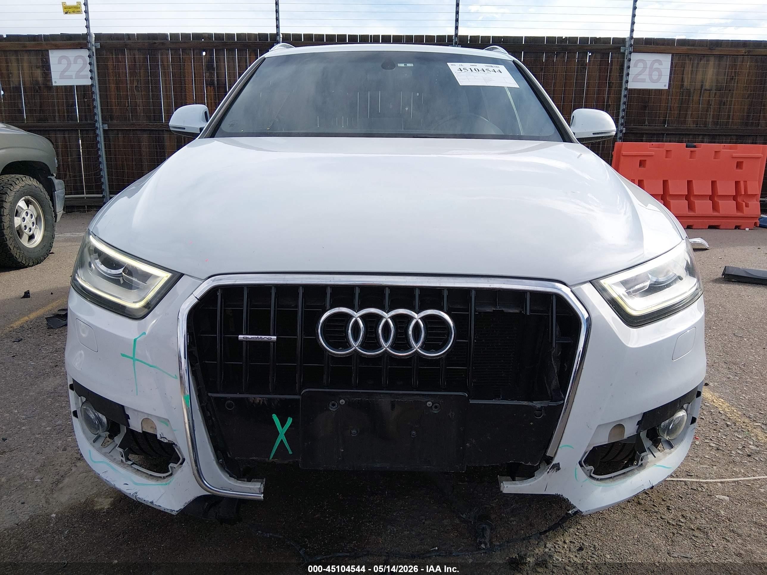 2015 Audi Q3 2.0t Premium Plus White vin: WA1GFCFSXFR011996