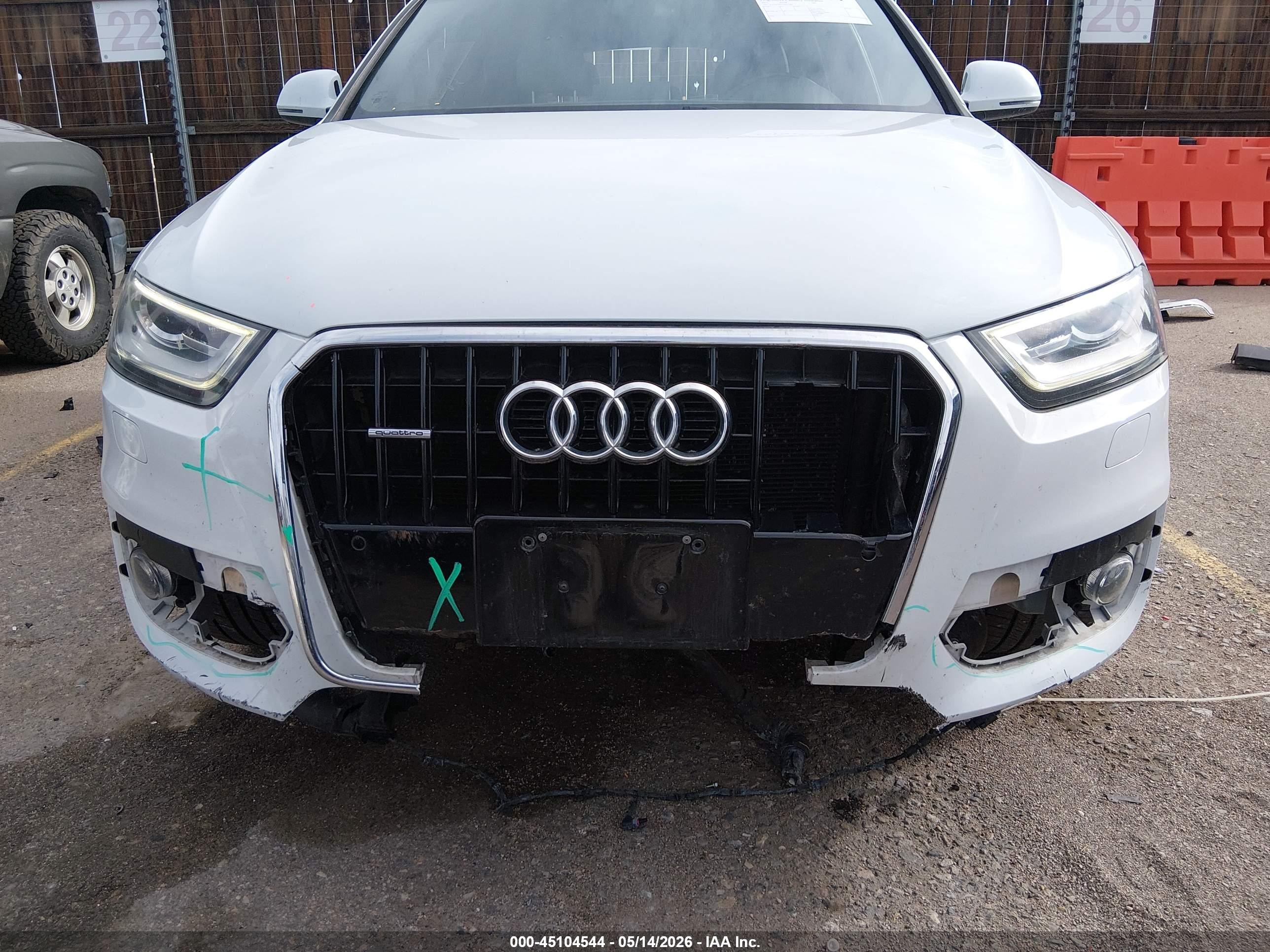 2015 Audi Q3 2.0t Premium Plus White vin: WA1GFCFSXFR011996