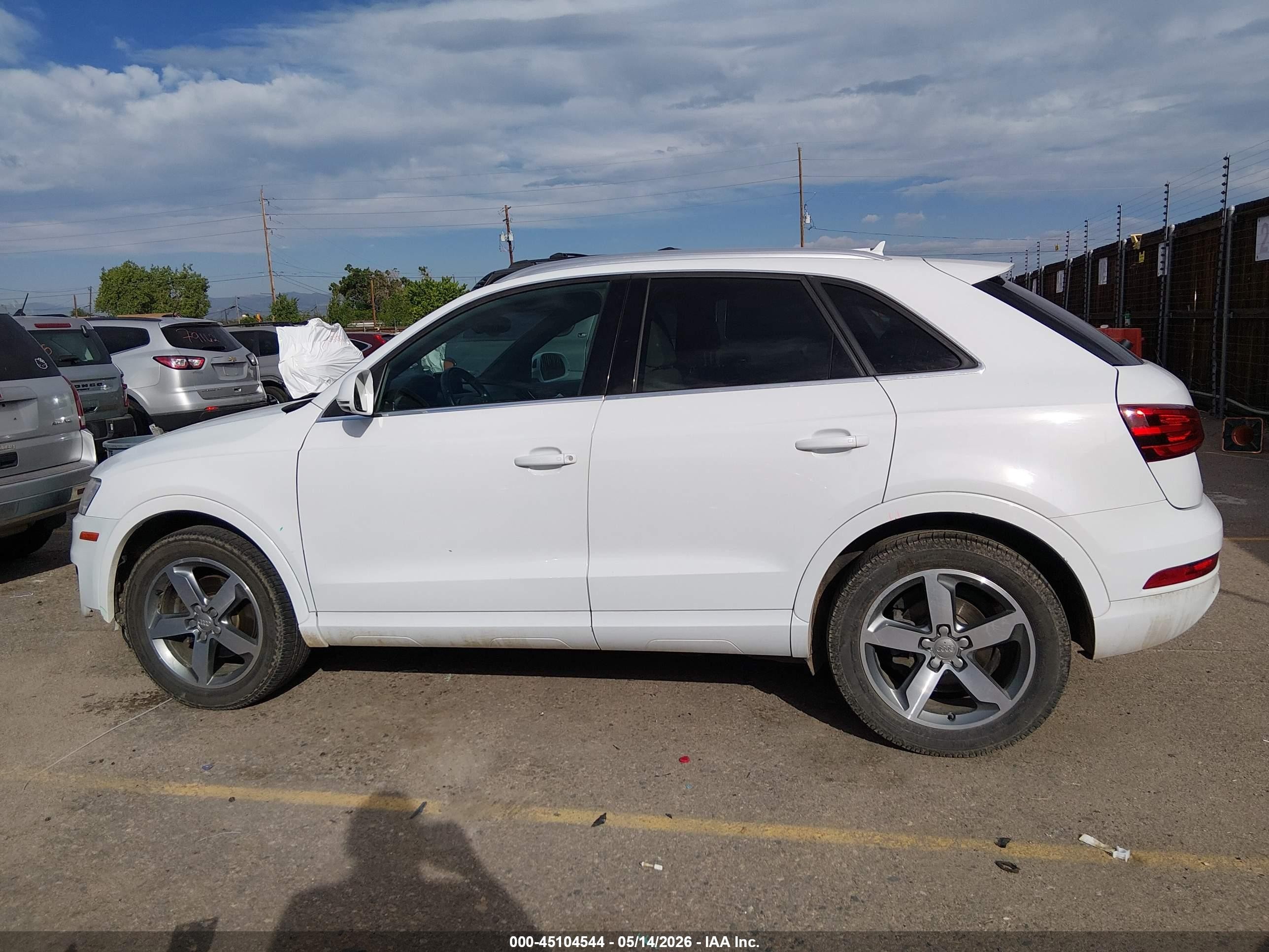 2015 Audi Q3 2.0t Premium Plus White vin: WA1GFCFSXFR011996