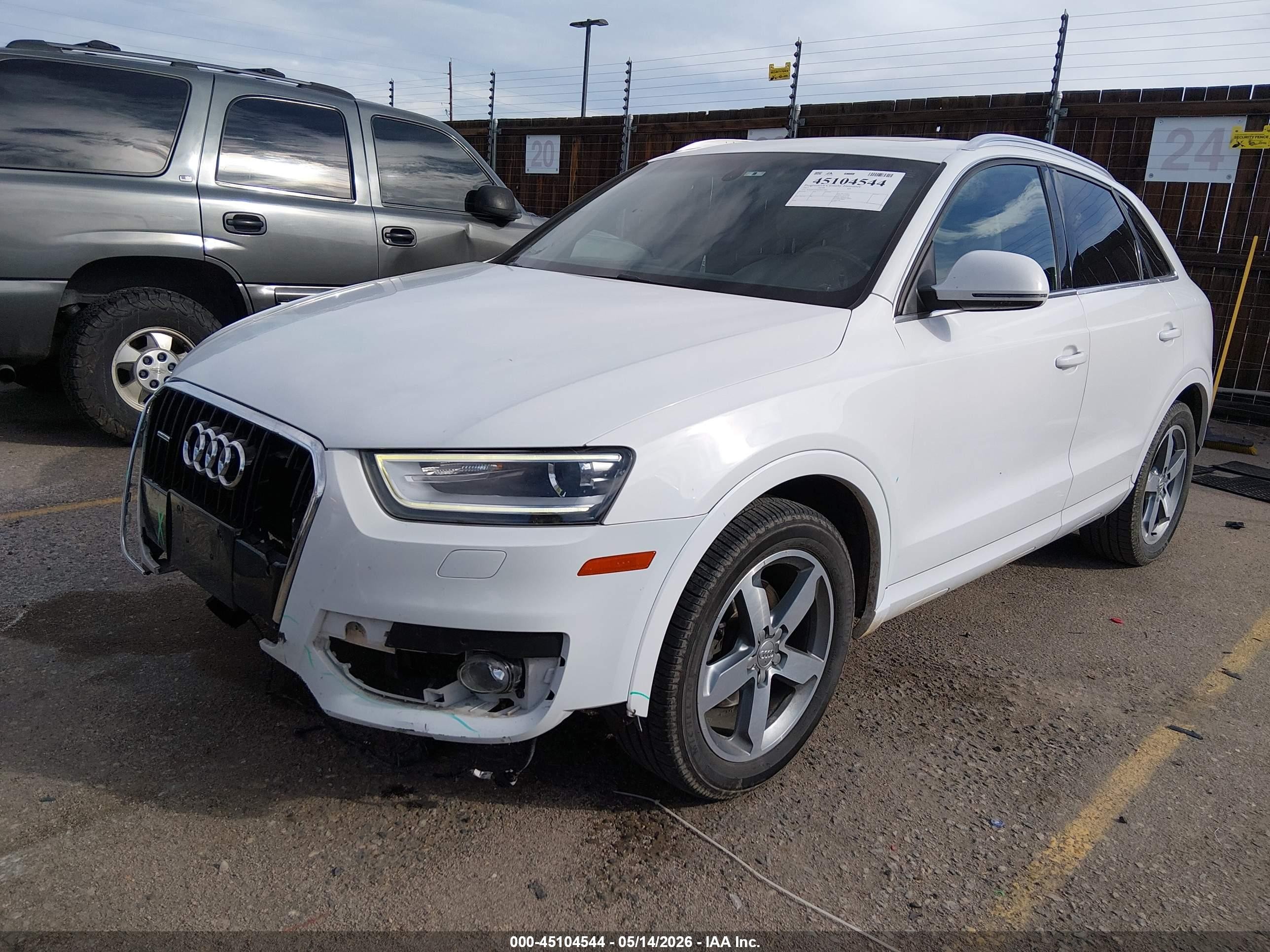 2015 Audi Q3 2.0t Premium Plus White vin: WA1GFCFSXFR011996