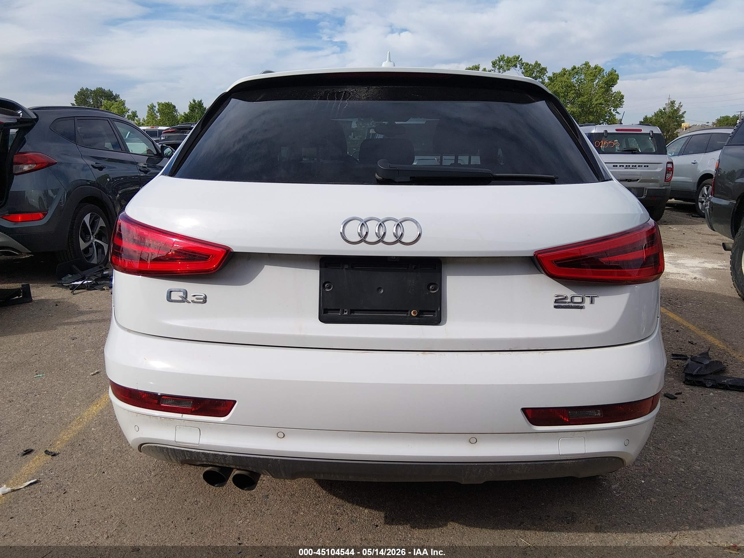 2015 Audi Q3 2.0t Premium Plus White vin: WA1GFCFSXFR011996