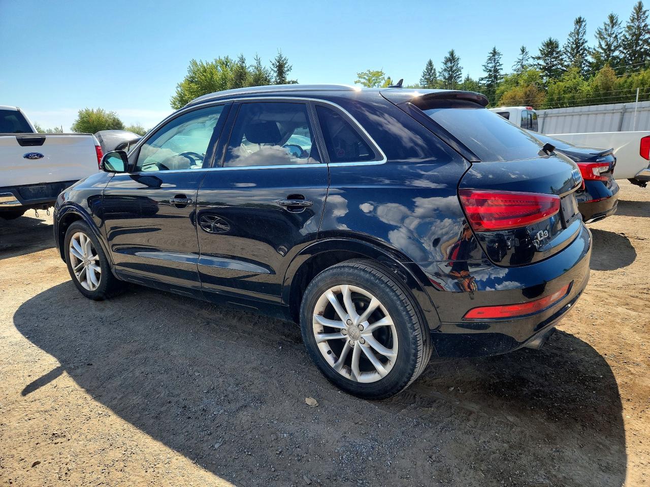 2015 Audi Q3 Prestige Black vin: WA1GFEFS1FR000719