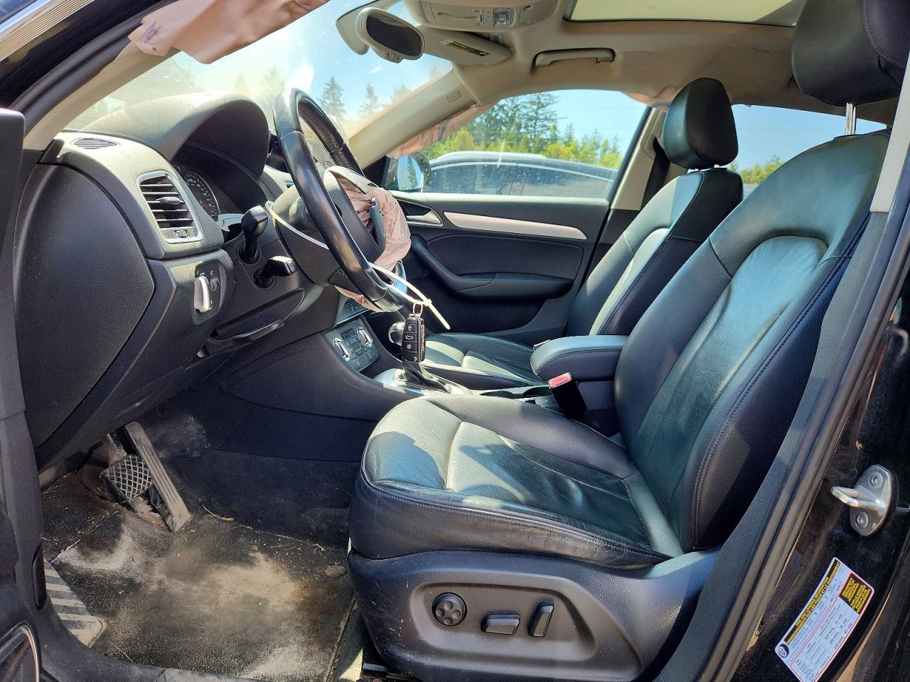 2015 Audi Q3 Prestige Black vin: WA1GFEFS1FR000719