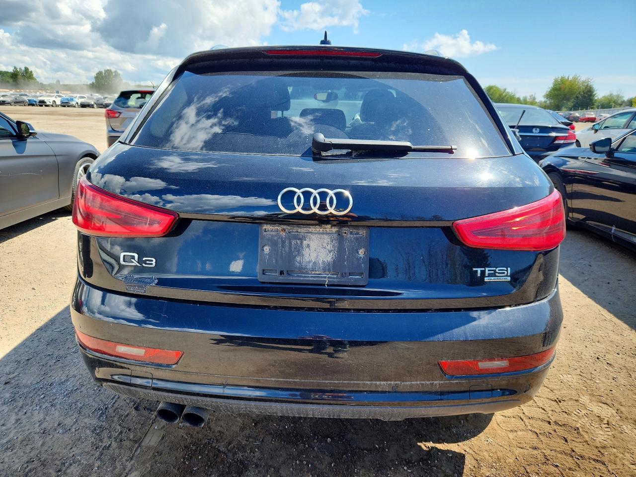 2015 Audi Q3 Prestige Black vin: WA1GFEFS1FR000719
