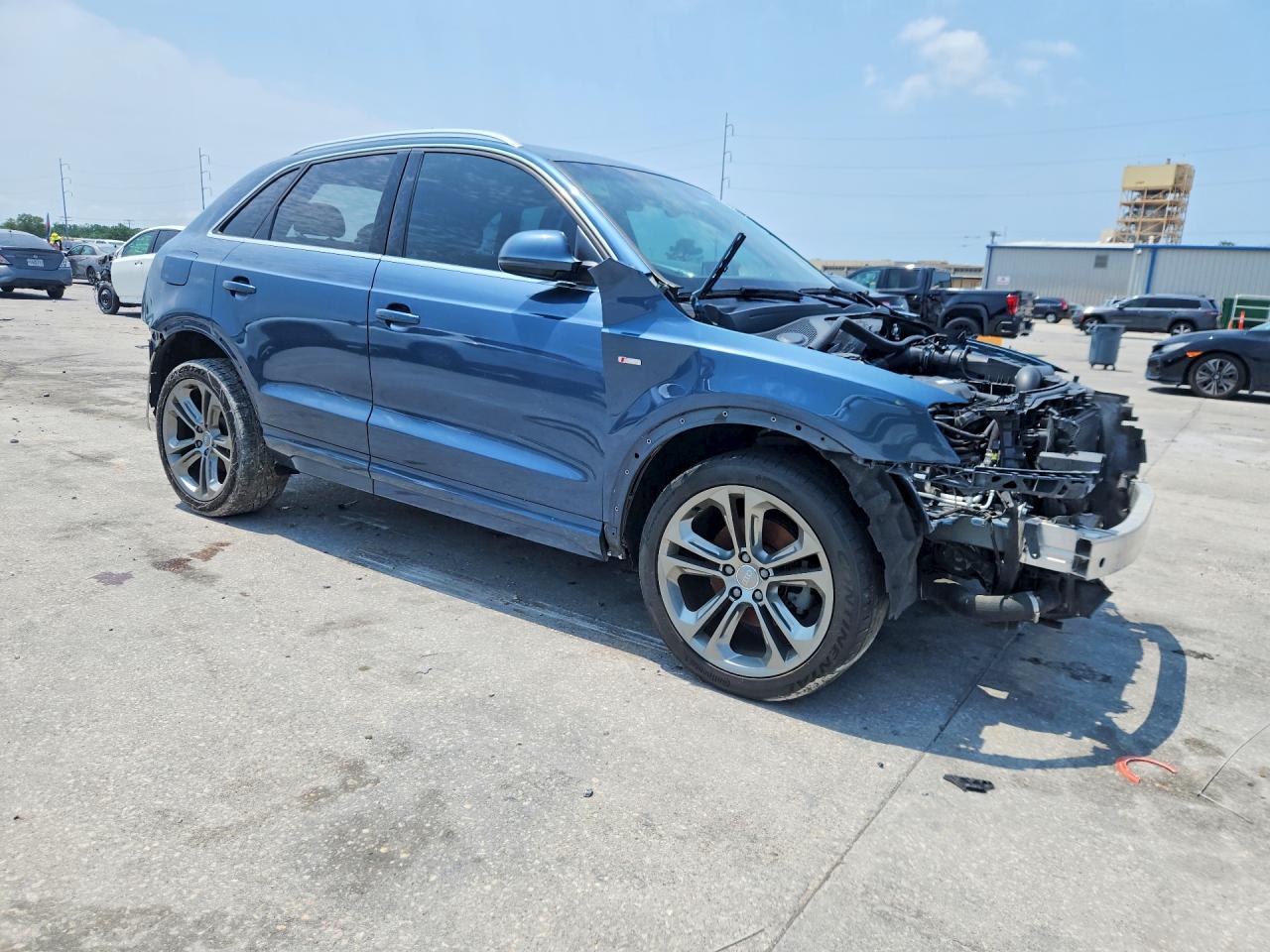 2018 Audi Q3 Blue vin: WA1JCCFS0JR007124