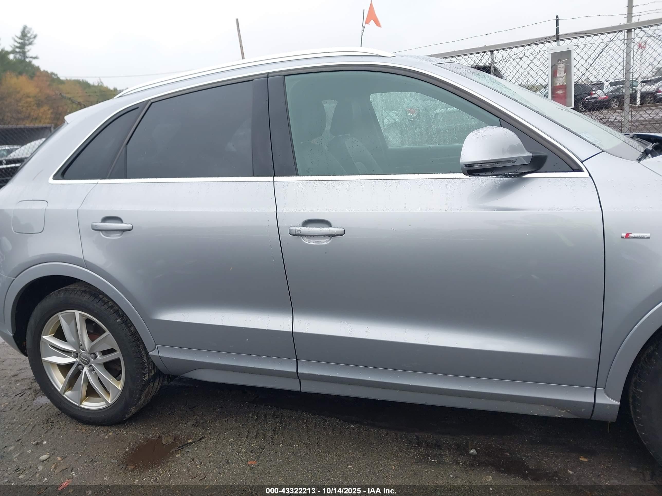 2018 Audi Q3 2.0t Premium/2.0t Sport Premium Silver vin: WA1JCCFS0JR021380