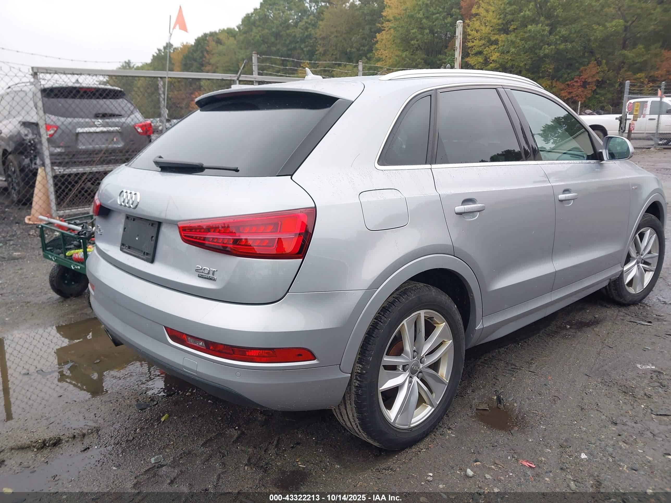 2018 Audi Q3 2.0t Premium/2.0t Sport Premium Silver vin: WA1JCCFS0JR021380