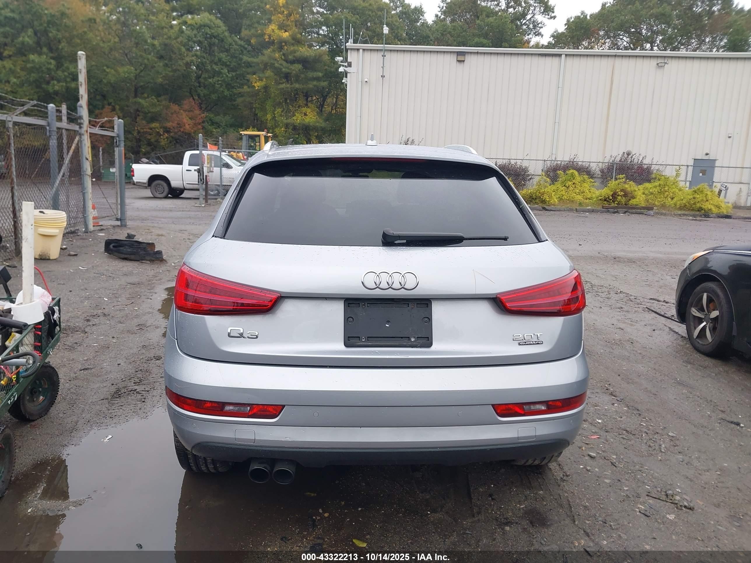 2018 Audi Q3 2.0t Premium/2.0t Sport Premium Silver vin: WA1JCCFS0JR021380