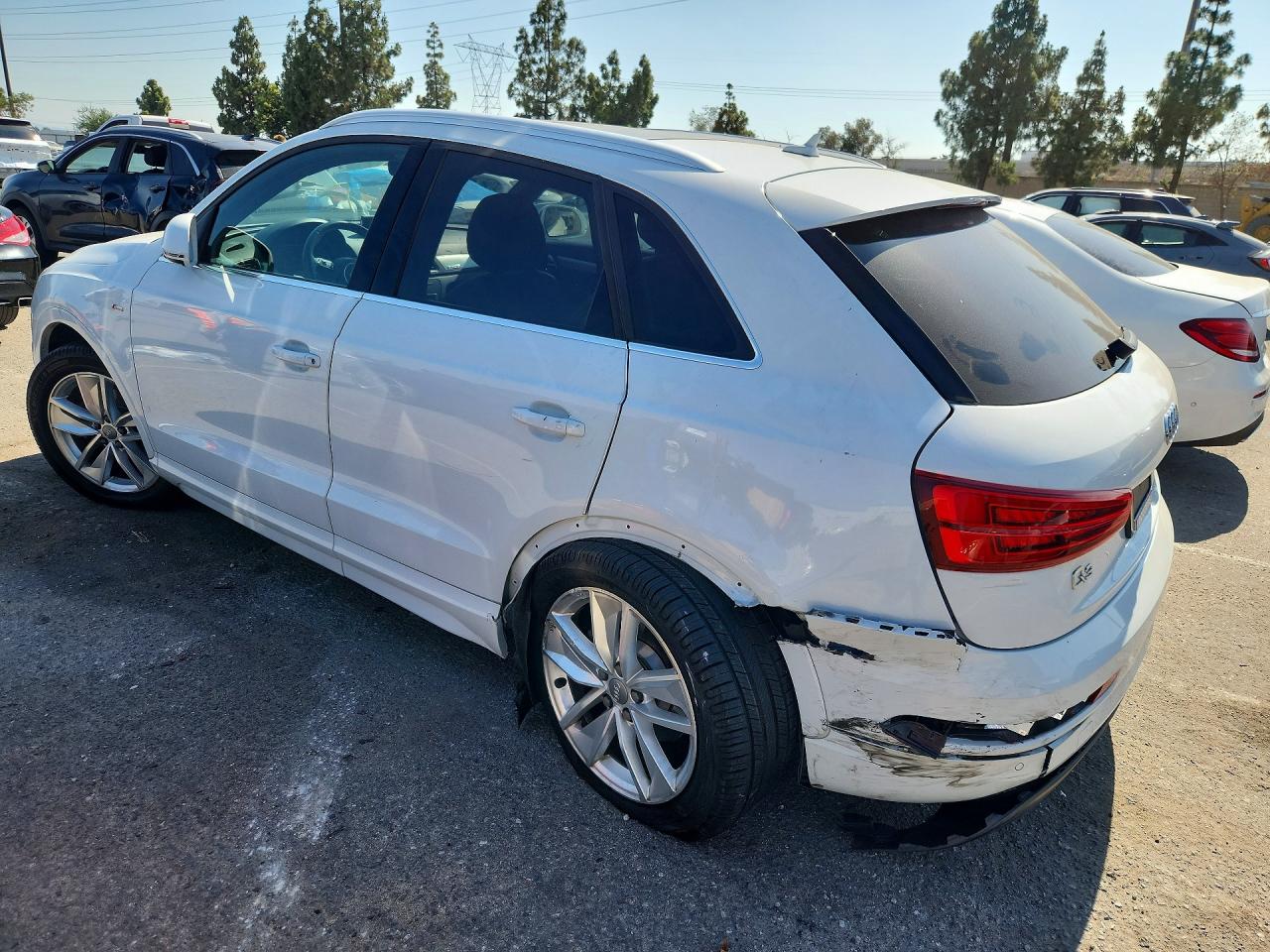 2018 Audi Q3 Premium Plus Белый vin: WA1JCCFS1JR032663