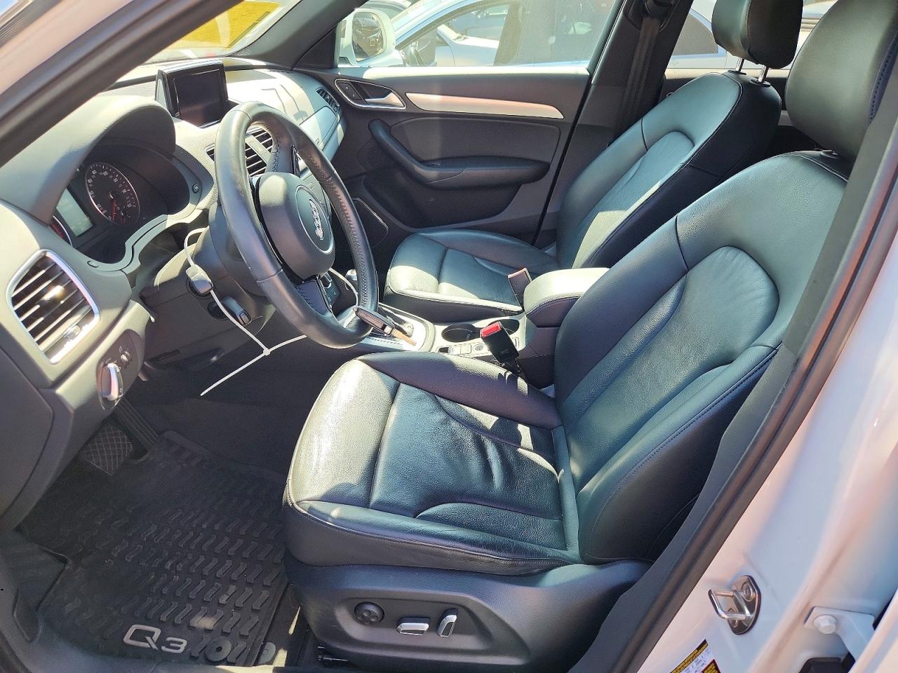 2018 Audi Q3 Premium Plus Белый vin: WA1JCCFS1JR032663