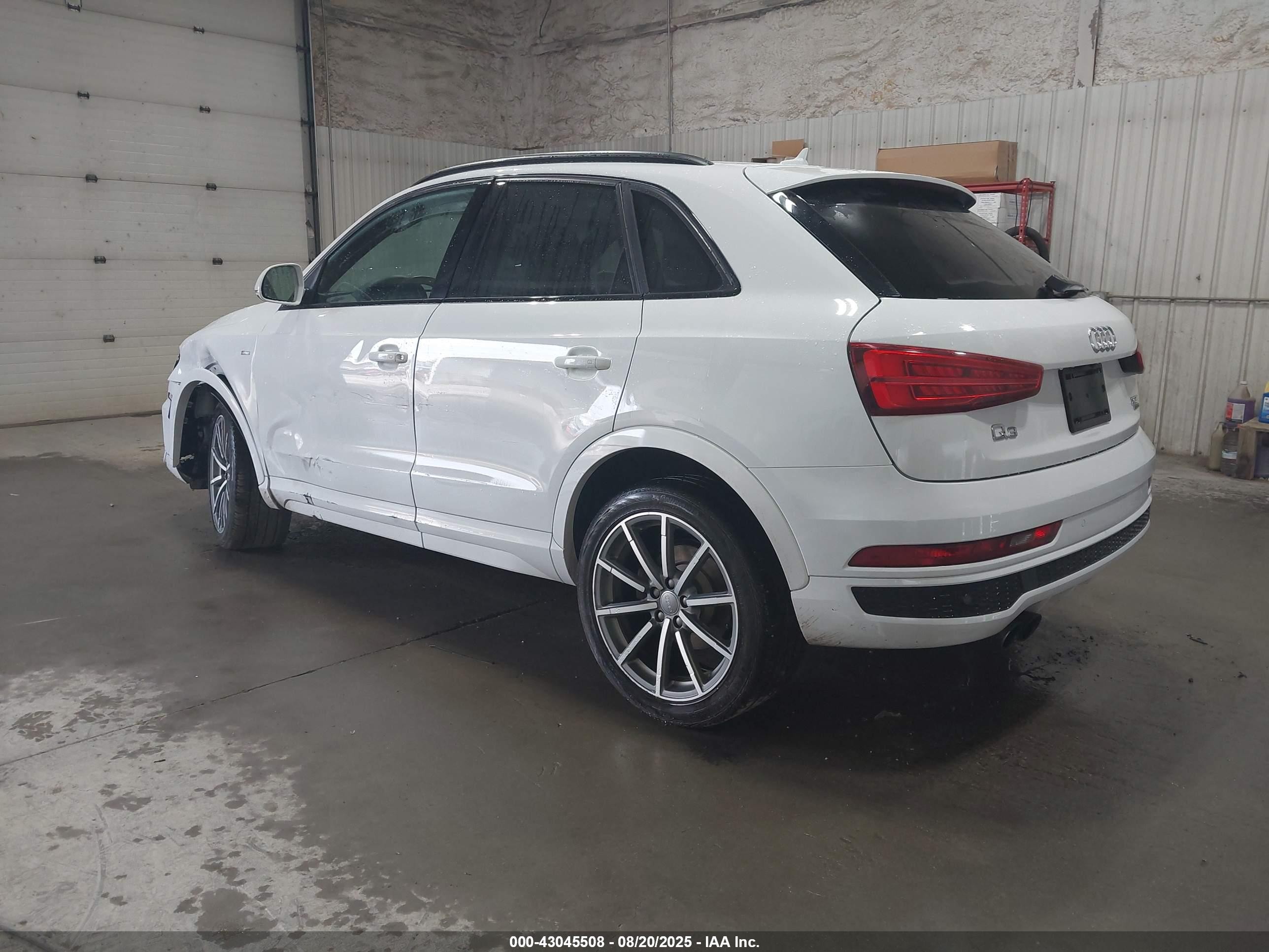 2018 Audi Q3 2.0t Premium/2.0t Sport Premium White vin: WA1JCCFS3JR001107