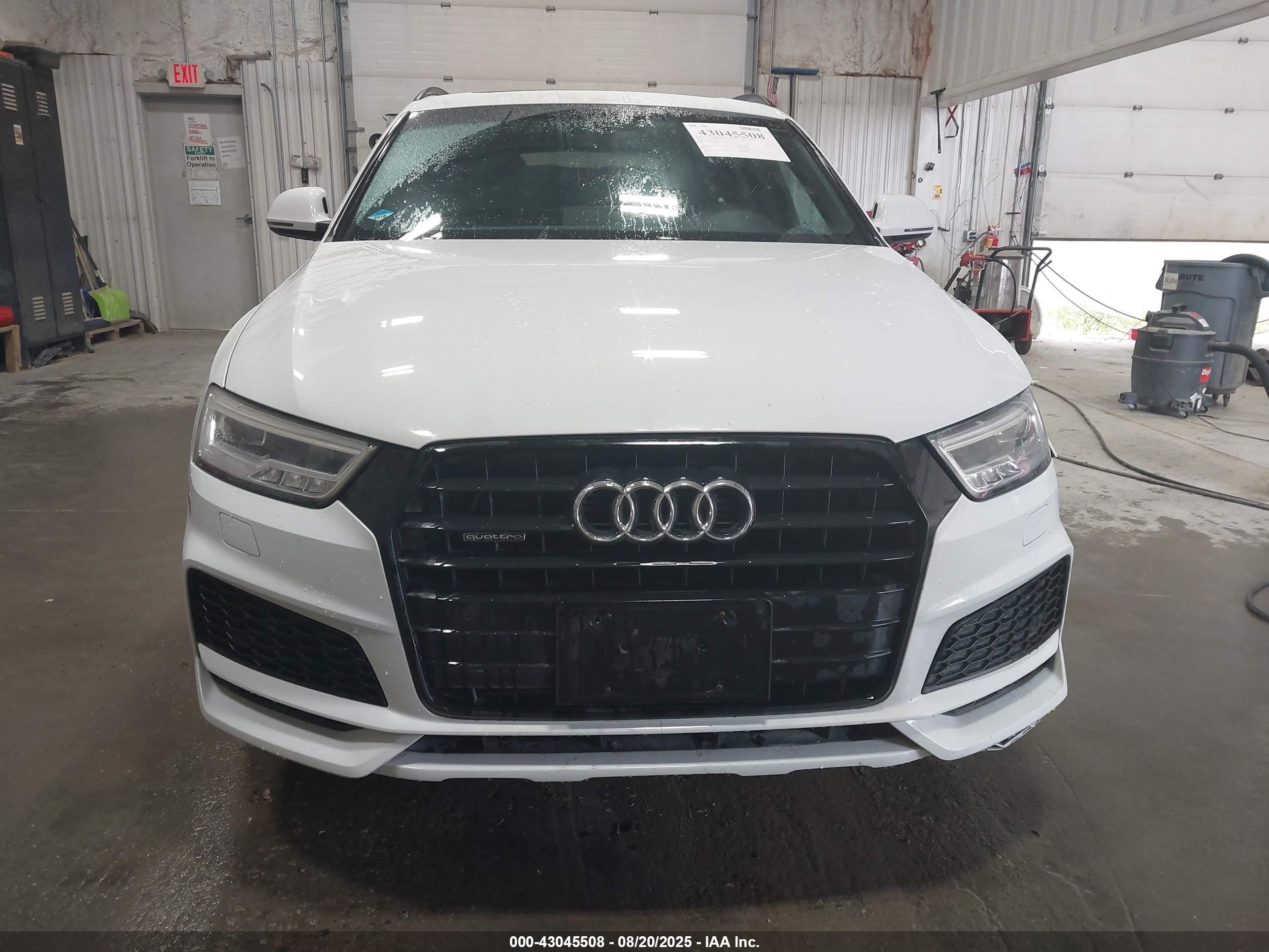 2018 Audi Q3 2.0t Premium/2.0t Sport Premium White vin: WA1JCCFS3JR001107