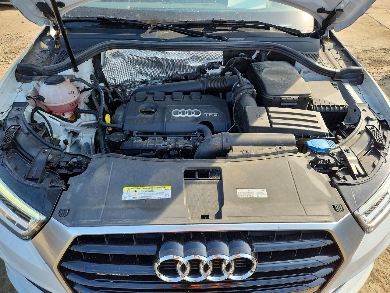 2018 Audi Q3 Premium Plus White vin: WA1JCCFS4JR032494