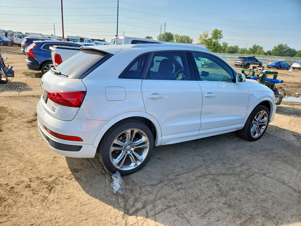 2018 Audi Q3 Premium Plus White vin: WA1JCCFS4JR032494
