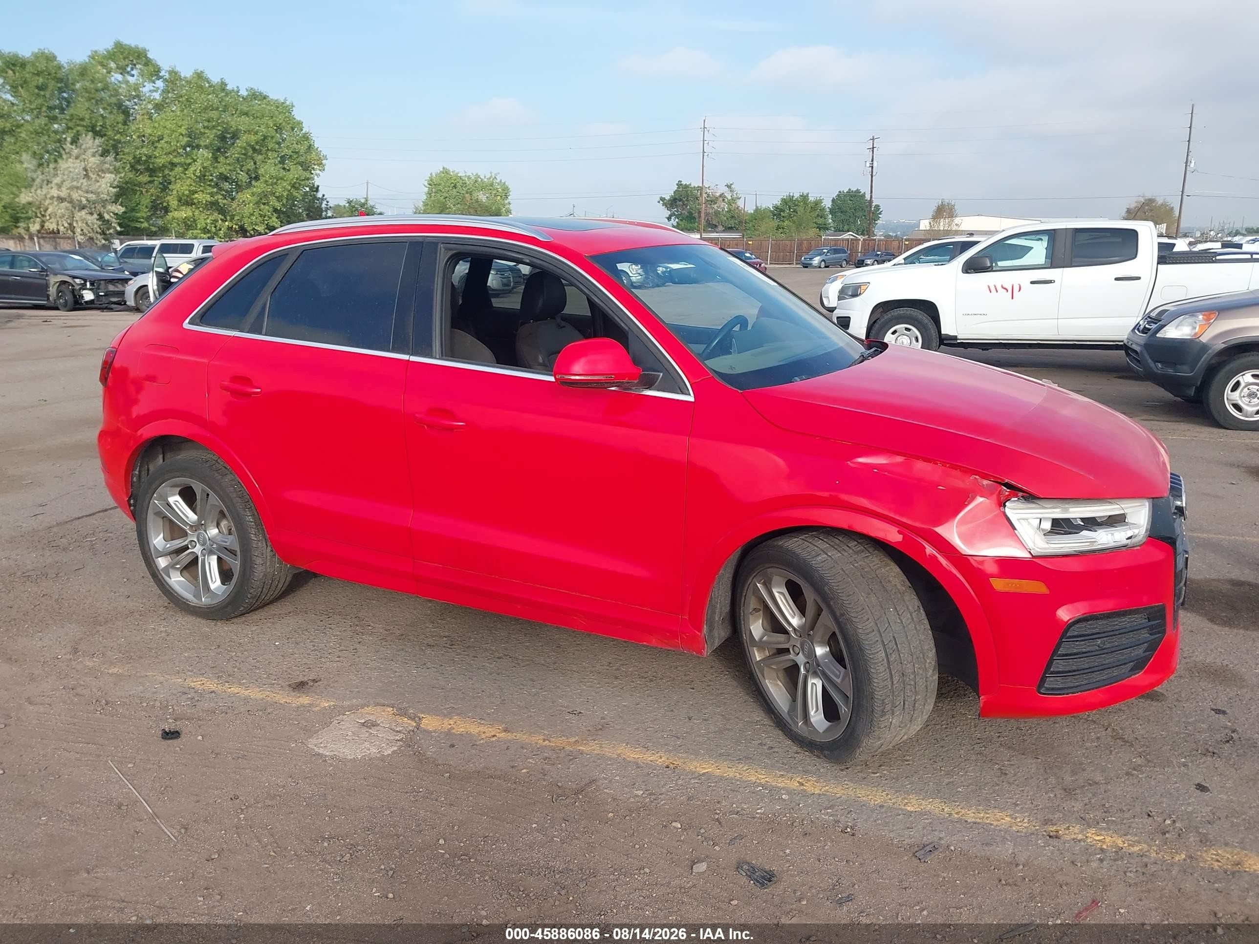 2018 Audi Q3 2.0t Premium/2.0t Sport Premium Red vin: WA1JCCFSXJR012296