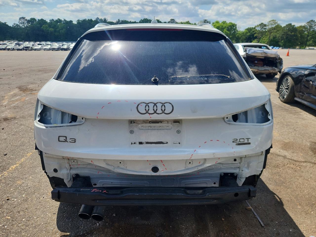 2018 Audi Q3 Premium Plus White vin: WA1JCCFSXJR012945