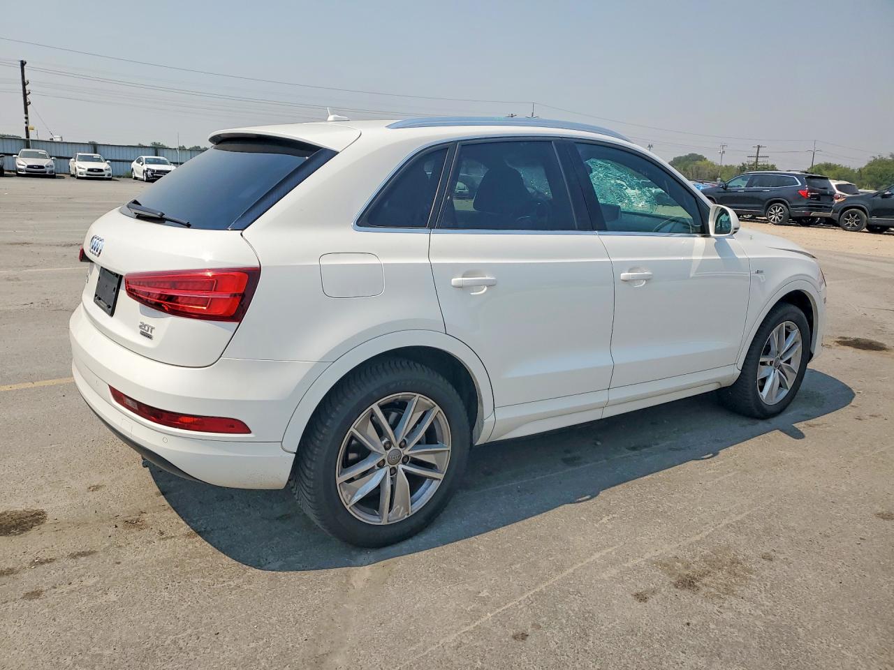 2018 Audi Q3 Premium Plus White vin: WA1JCCFSXJR030670