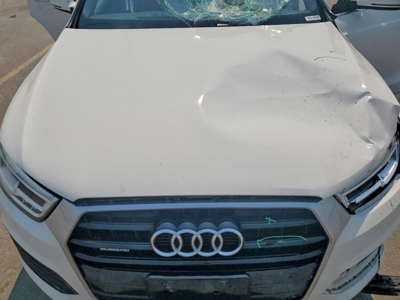 2018 Audi Q3 Premium Plus White vin: WA1JCCFSXJR030670