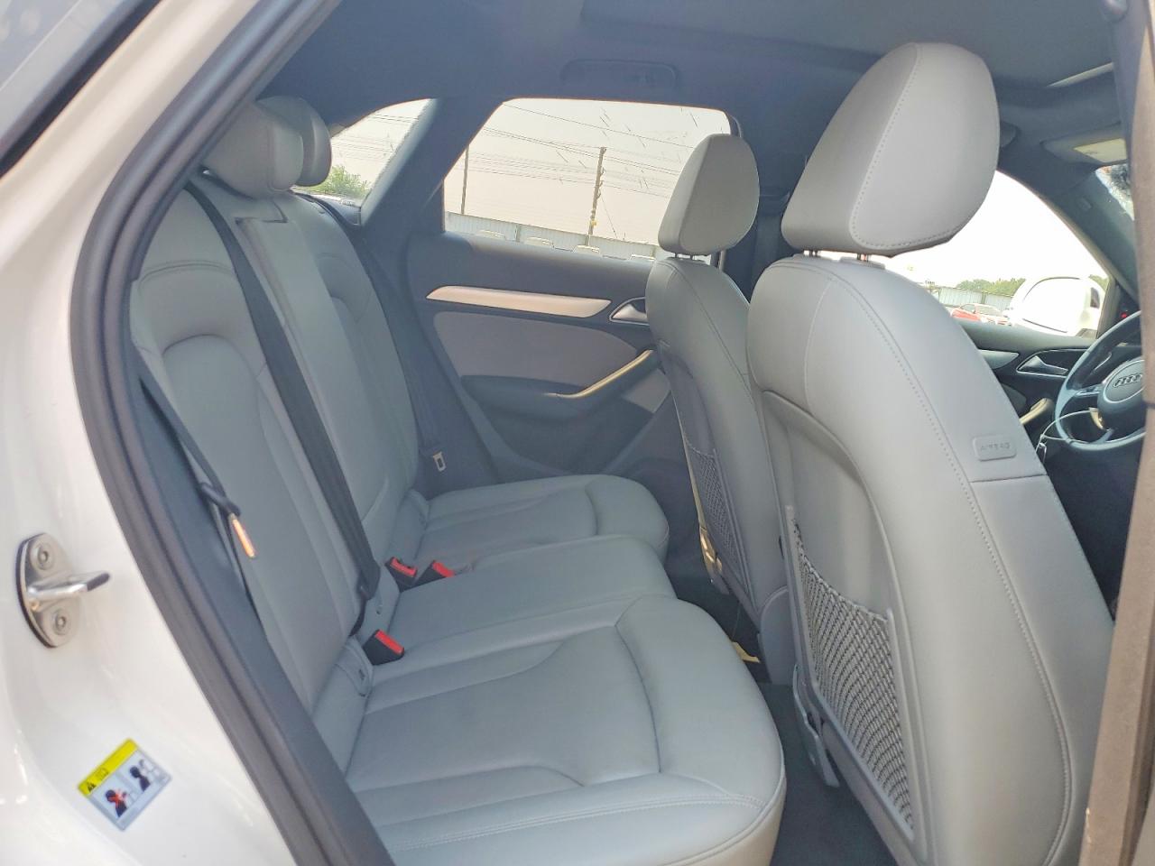 2018 Audi Q3 Premium Plus White vin: WA1JCCFSXJR030670
