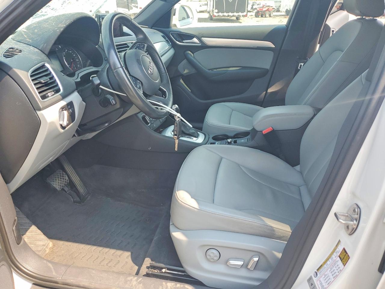 2018 Audi Q3 Premium Plus White vin: WA1JCCFSXJR030670
